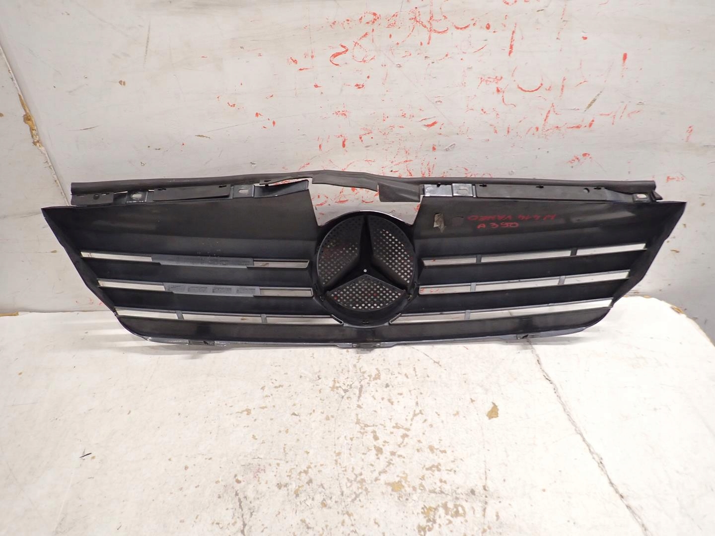 Grill MERCEDES VANEO W414 2002-2005 A4148800085