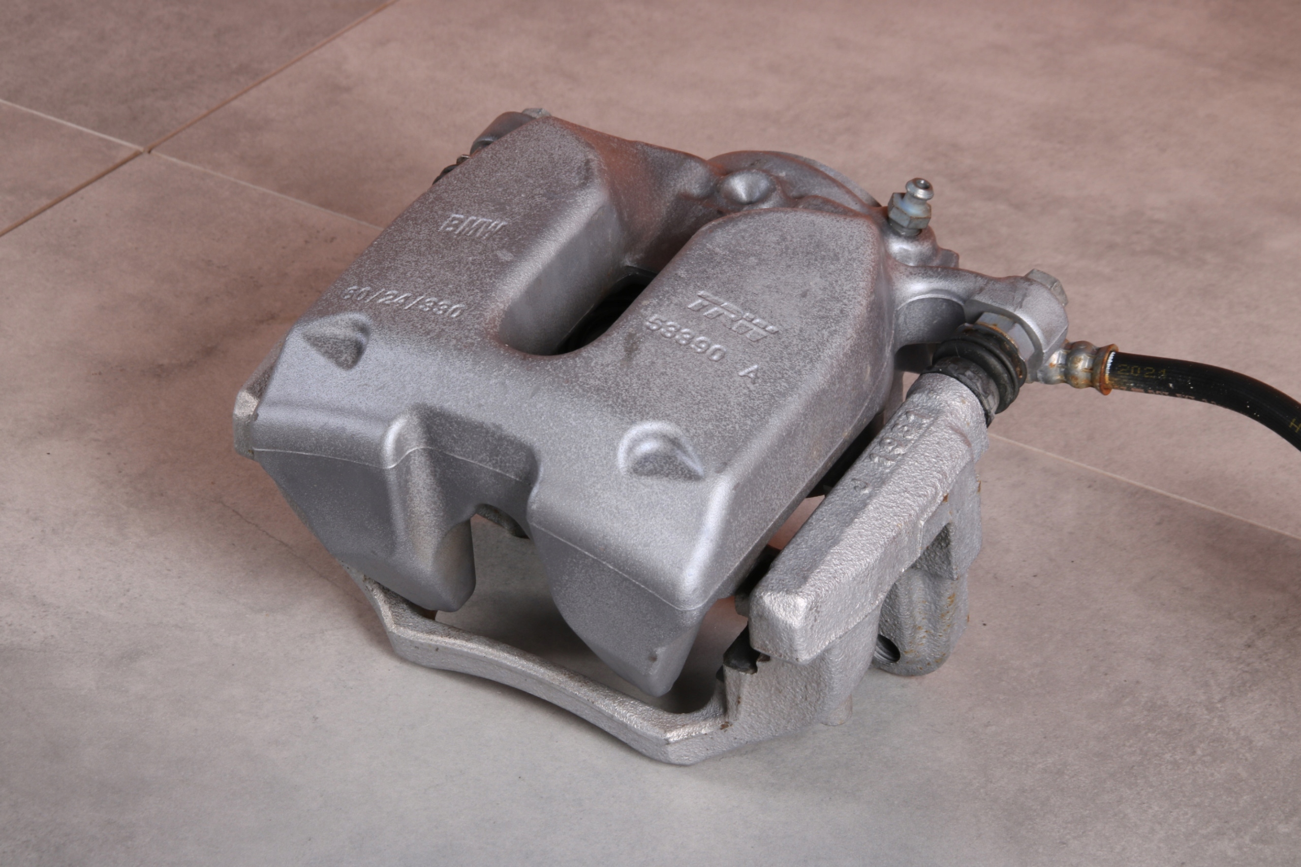 BMW G30 G31 caliper brake right front front 6872800 60/24/330 31 km !!