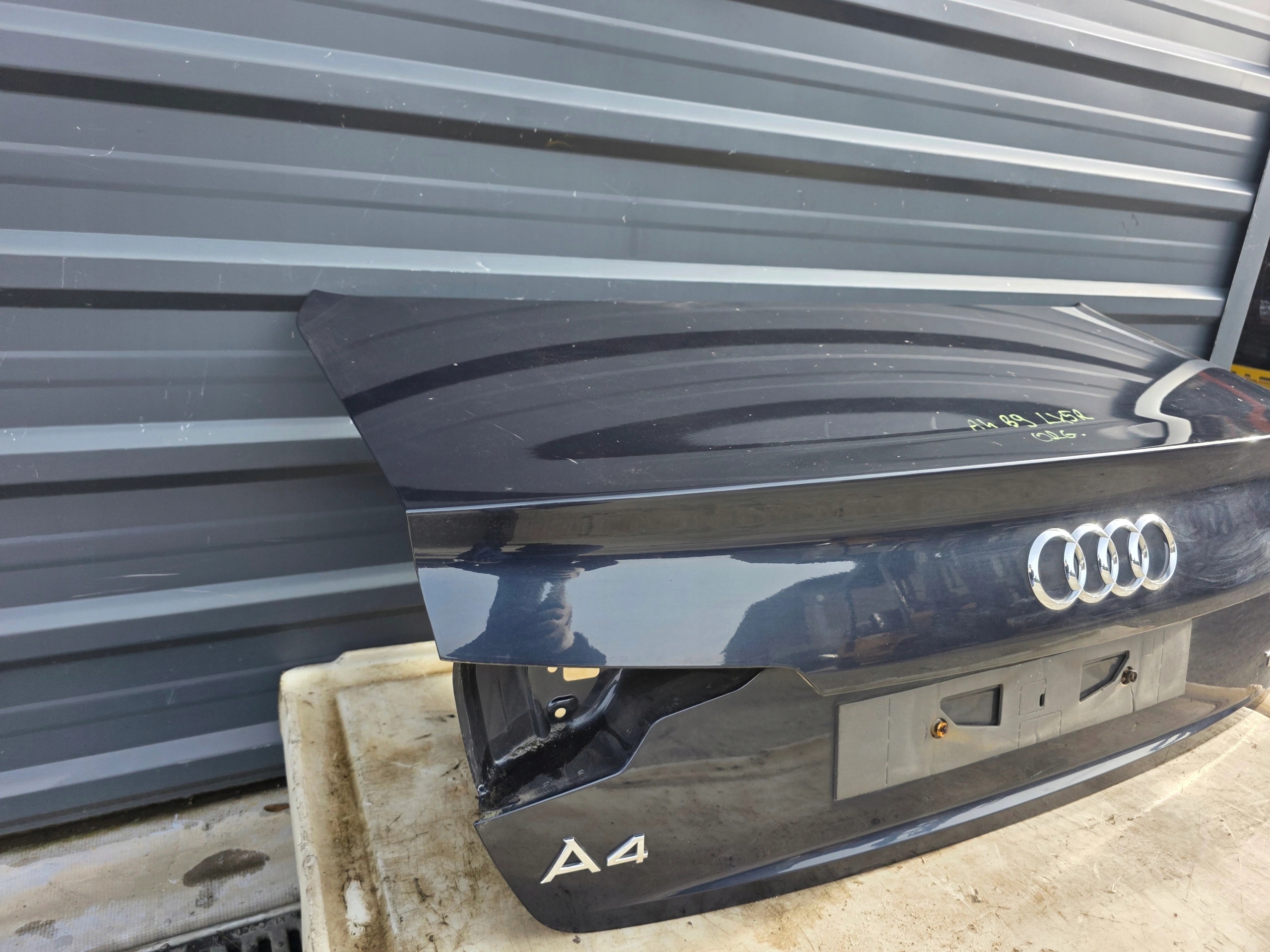 boot doors rear part AUDI A4 B9 sedan 2016-2019 LX5R original !!!