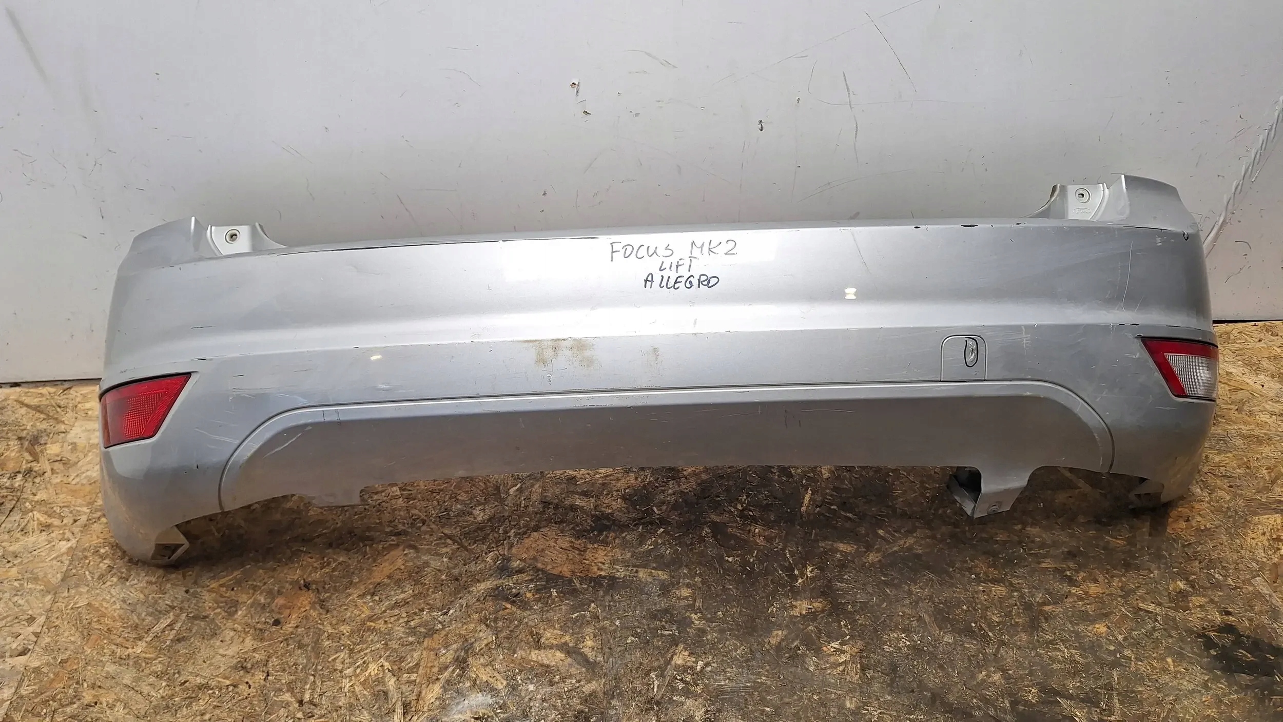STOSSSTANGE HECK 8M51-A17906-A FORD FOCUS MK2 LIFT HATCHBACK 08