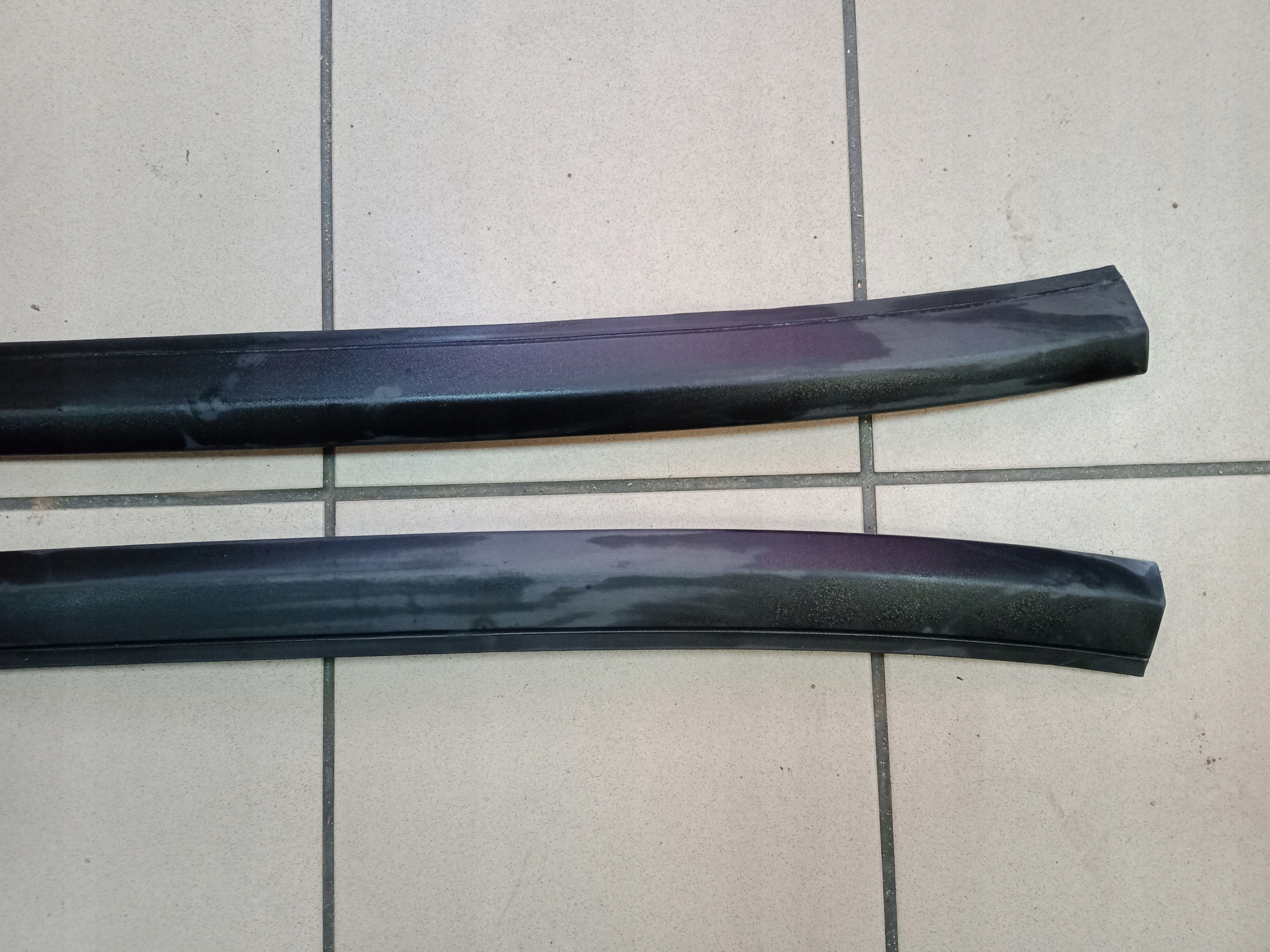 DODGE CALIBER 06-11 LISTWA SZYBY PRZEDNIEJ Producent części Dodge OE