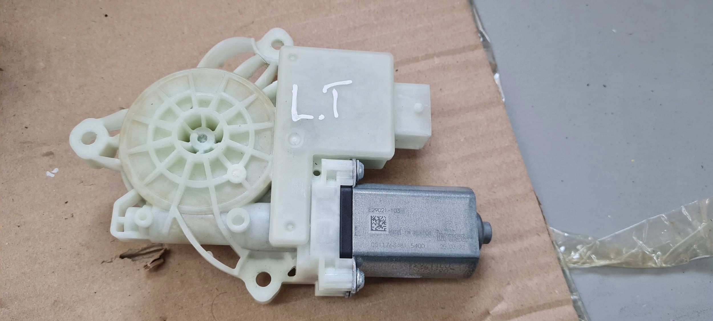 Jeep Grand Cherokee WL 2022 mini motor windows door left rear part