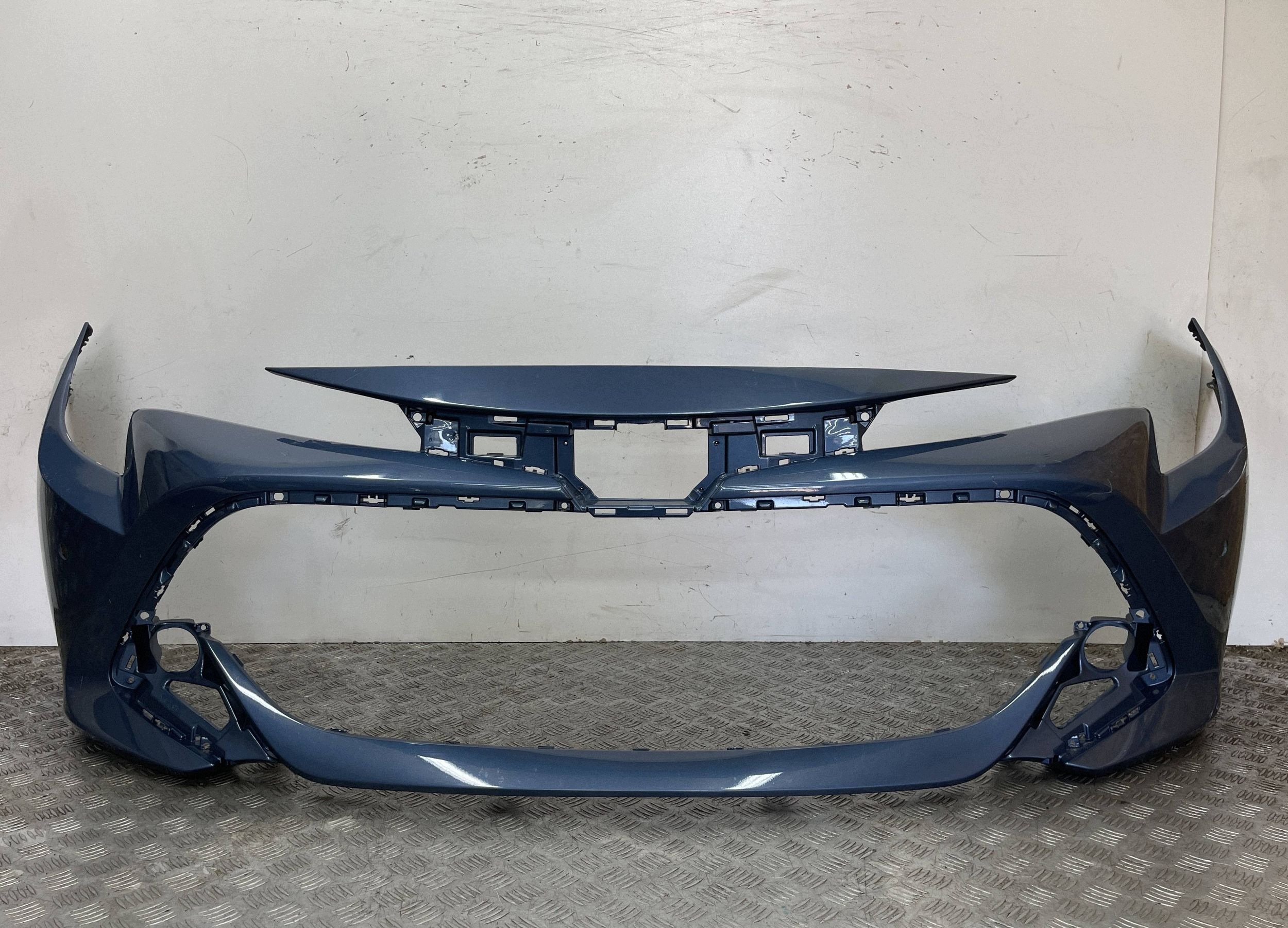 front bumper front TOYOTA COROLLA E21 HB KOMBI 18
