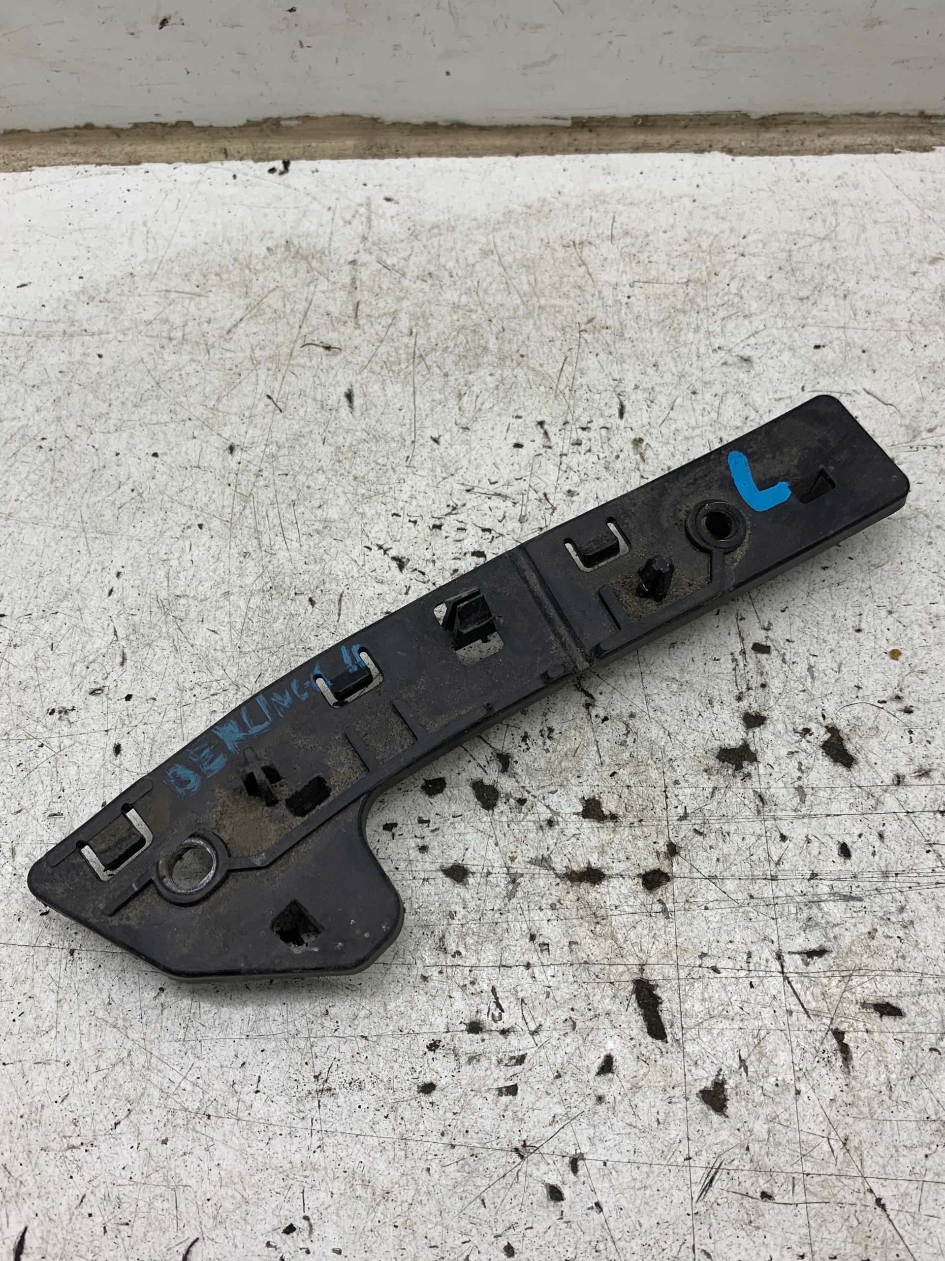 bumper bracket left front BR-08420 CITROEN BERLINGO