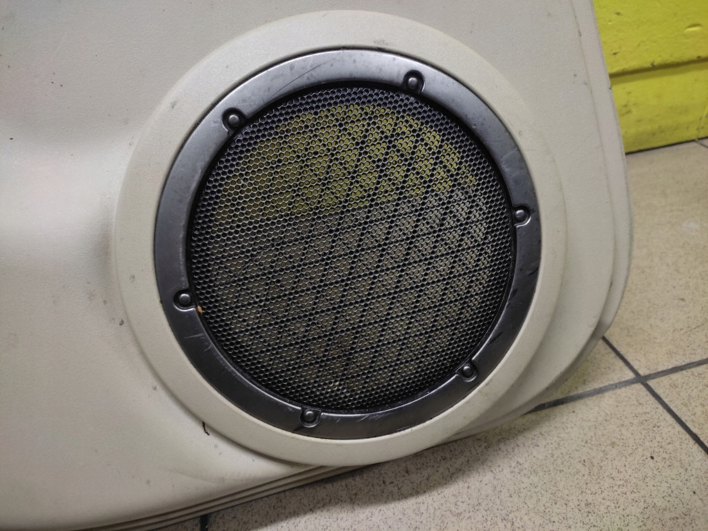 NISSAN X-TRAIL side upholstery door left rear part