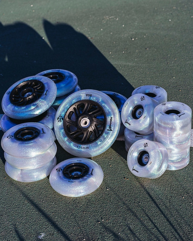 KOŁA ŚWIECĄCE DO ROLEK LUMINOUS PEARL 76MM BROKAT Kod producenta LUWL-LU76-NA-BK