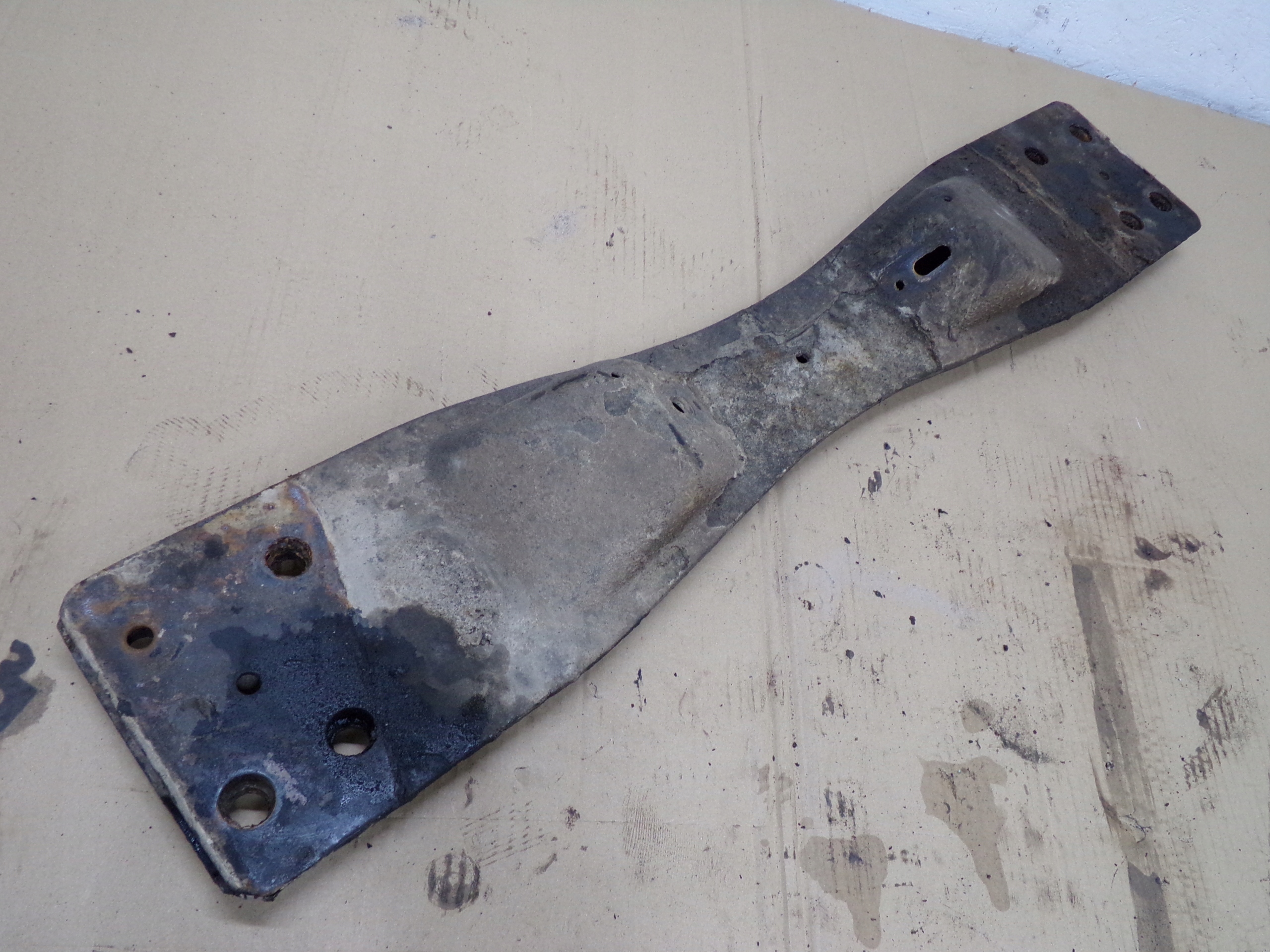 PATROL BELKA PODPORA SKRZYNI BIEGÓW GR Y60 2,8 TD