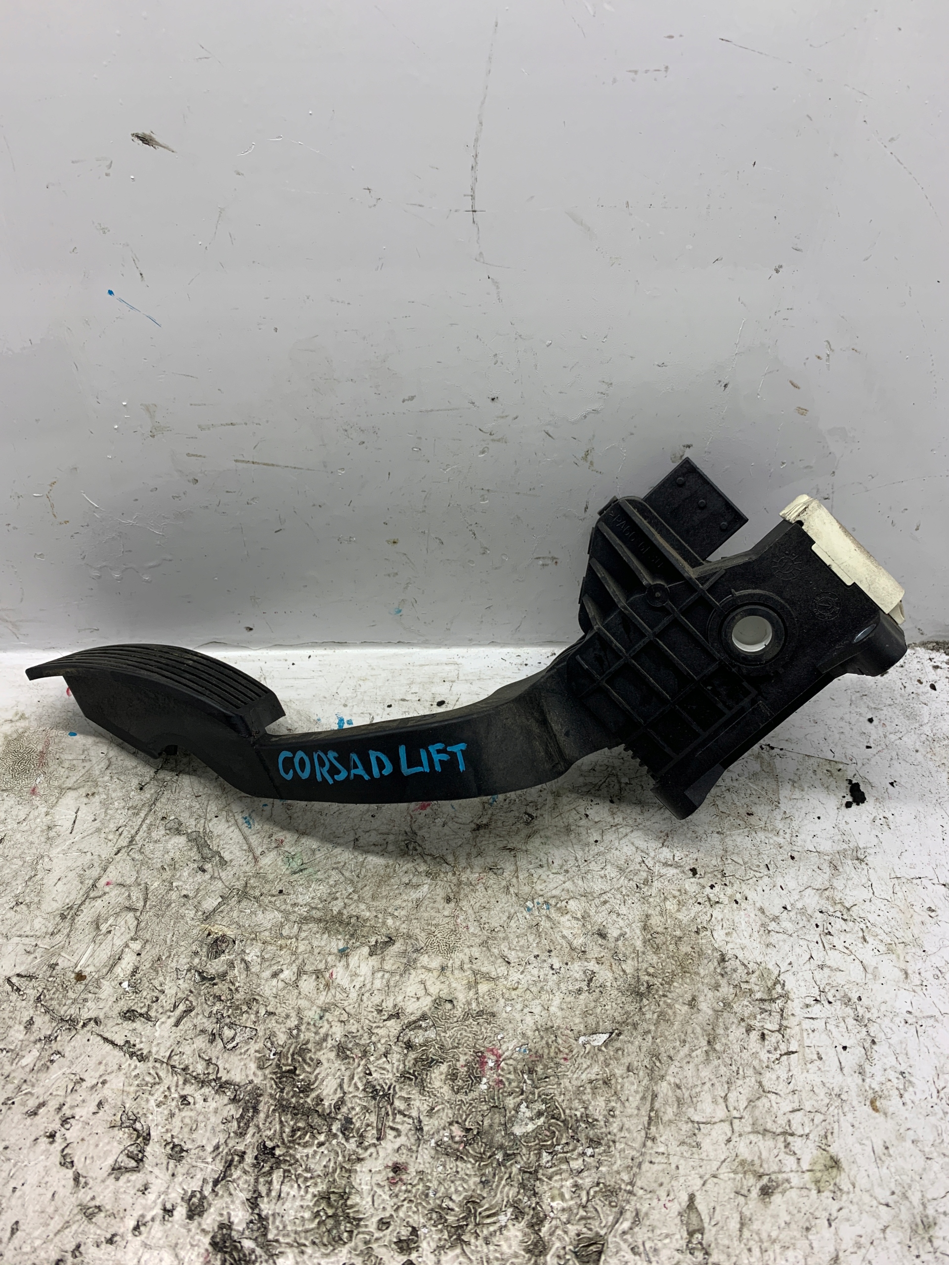 Gaspedal potentiometer 13305804 CORSA D LIFT (2011-2014) 1.3 CDTI