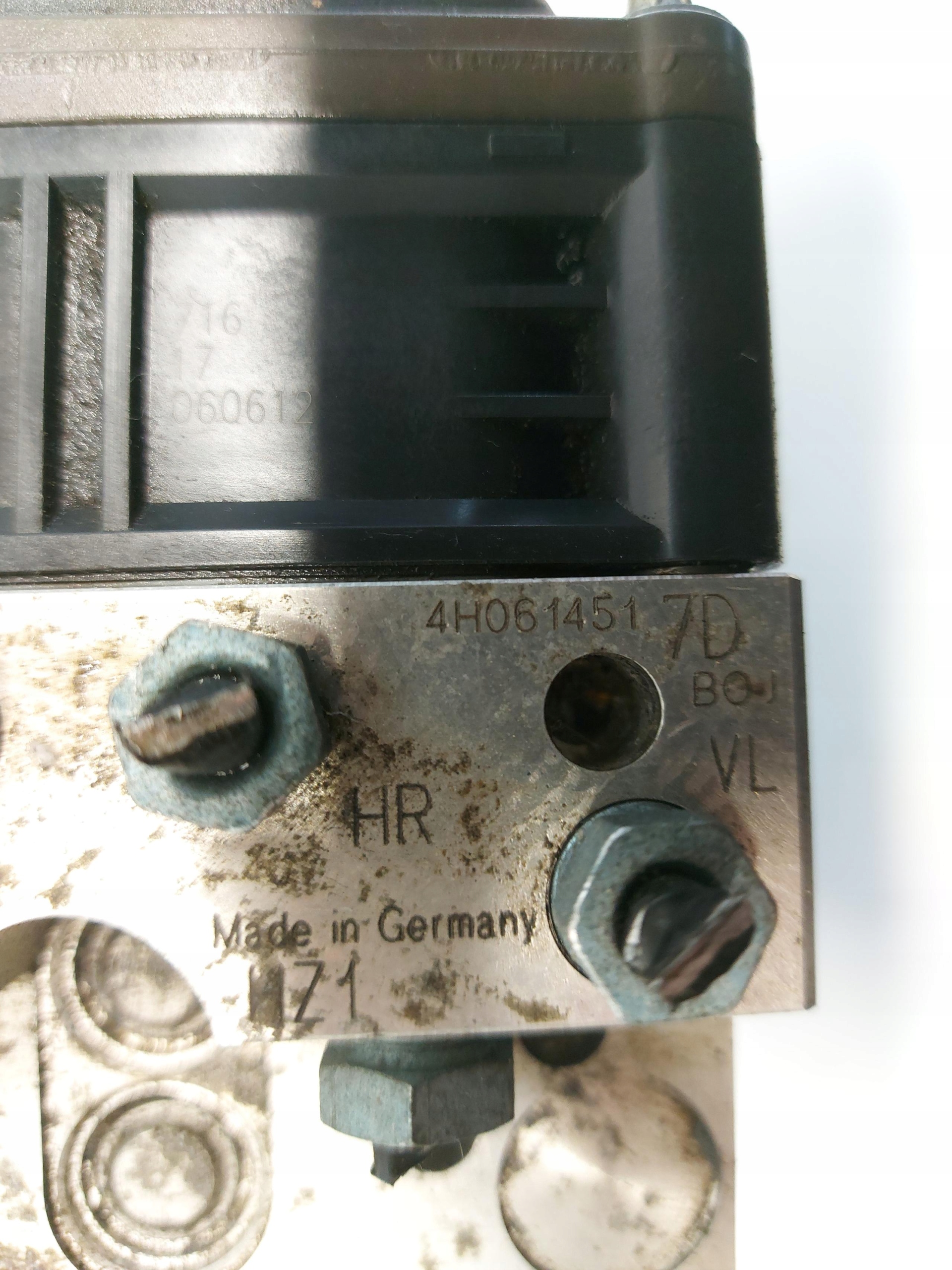 Audi A8 D4 4H 2012 pump control unit abs absu 4h0614517d