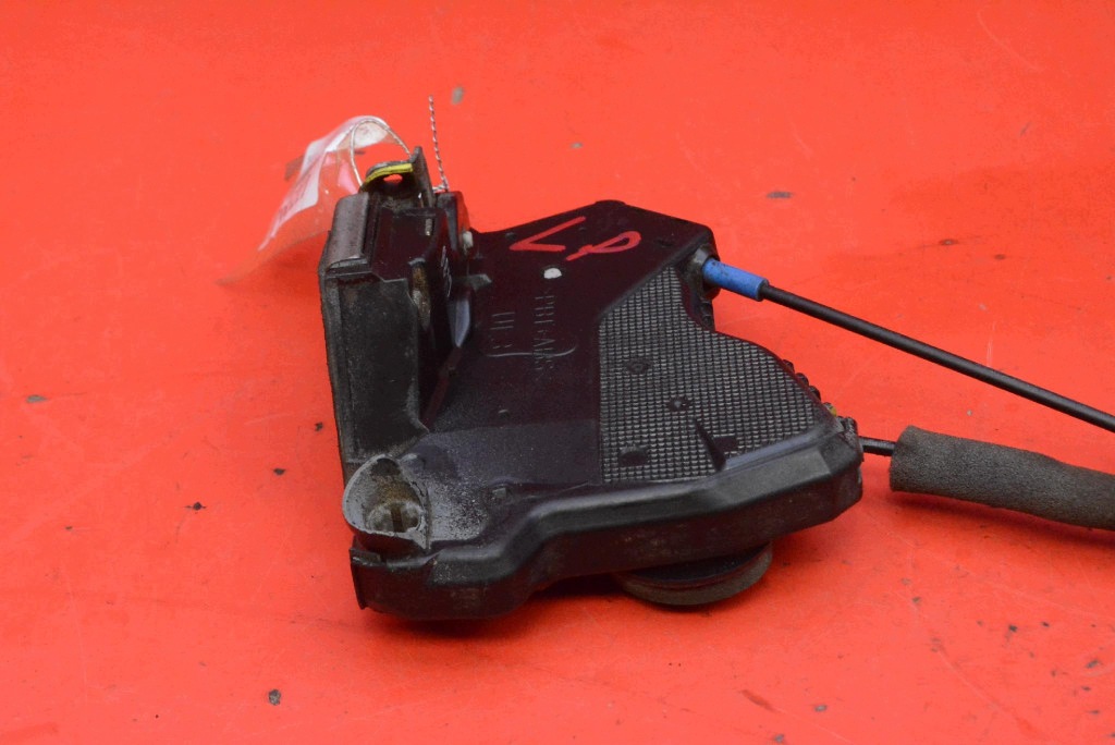 lock door left front front EU TOYOTA COROLLA VERSO 2 II 04-09