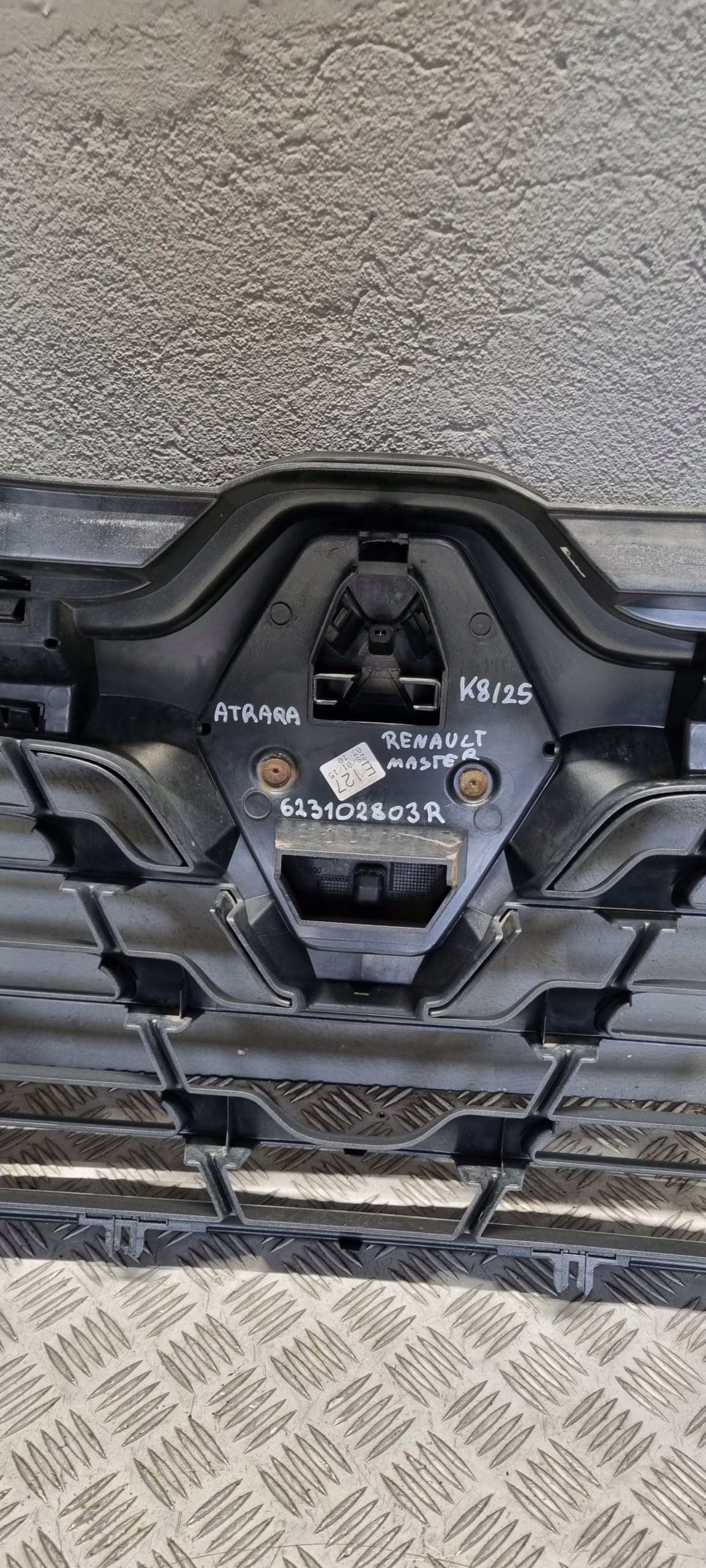 renault MASTER III РЕСТАЙЛИНГ решетка радиатора передняя 623102803R