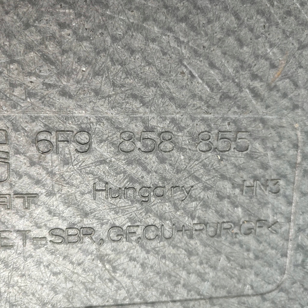Seat Arona 2019 floor boot