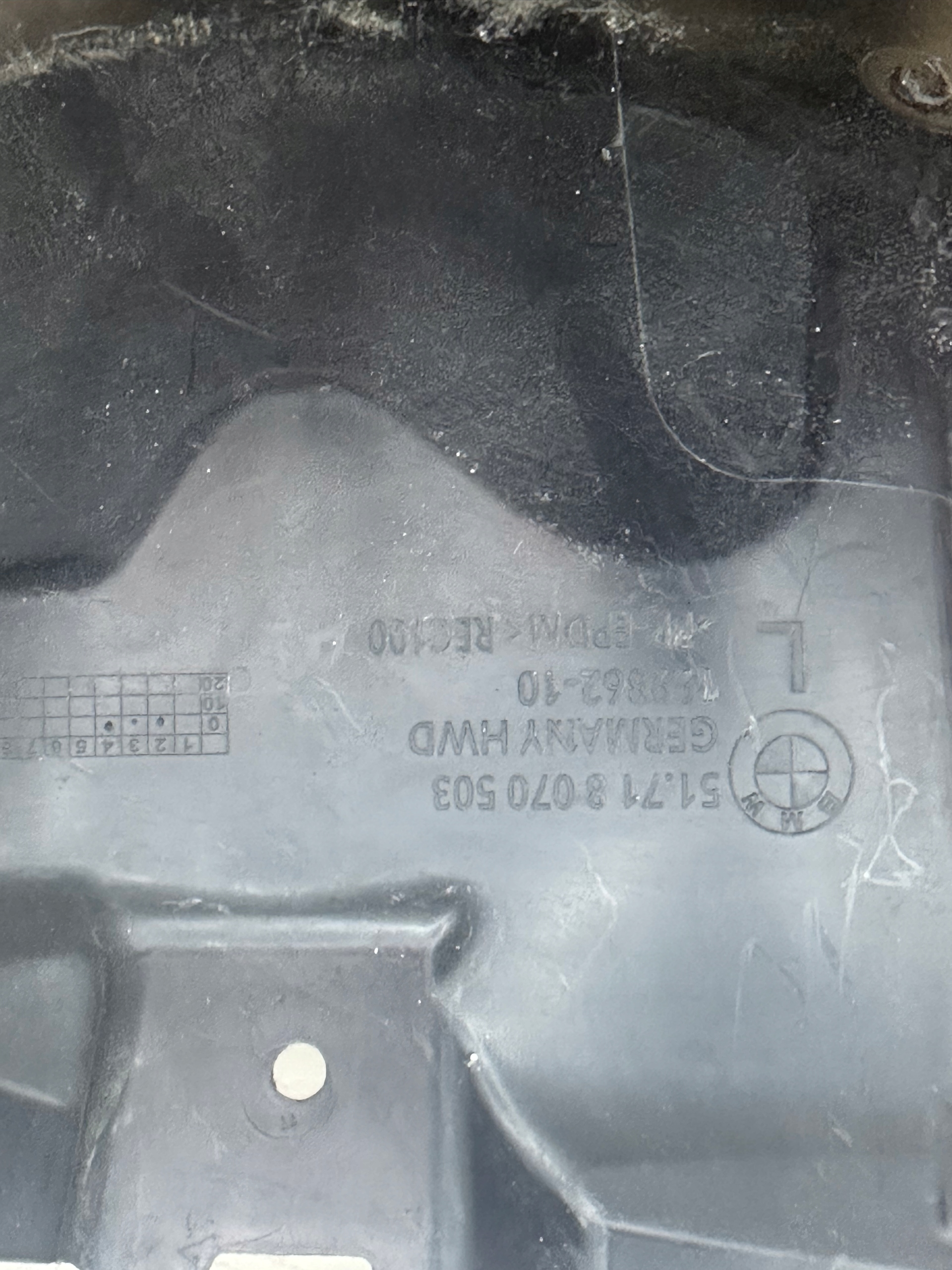 mudguard front left BMW M3 G80 M4 G82 8070503