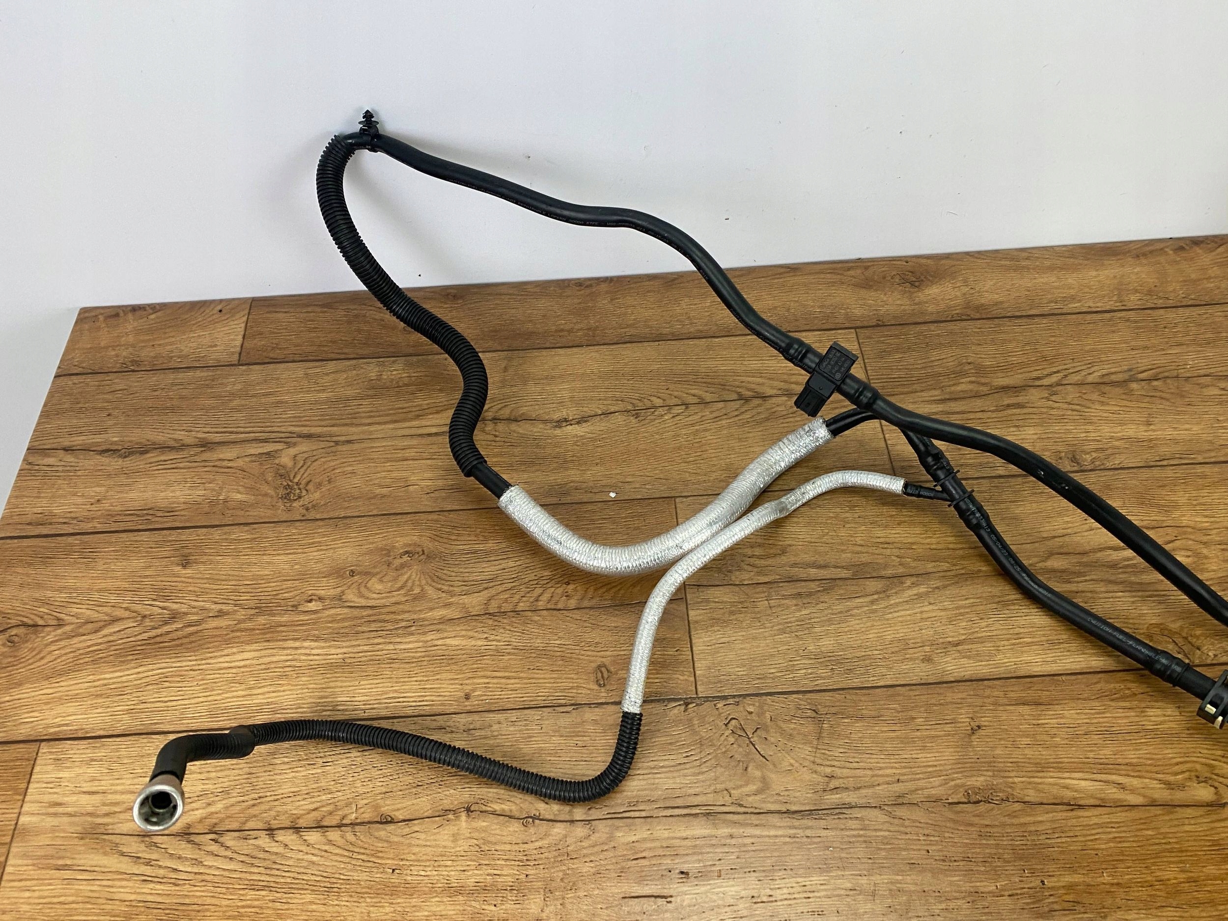 prijenos crijevo par goriva Ford Mustang VII MK7 S650 2024+