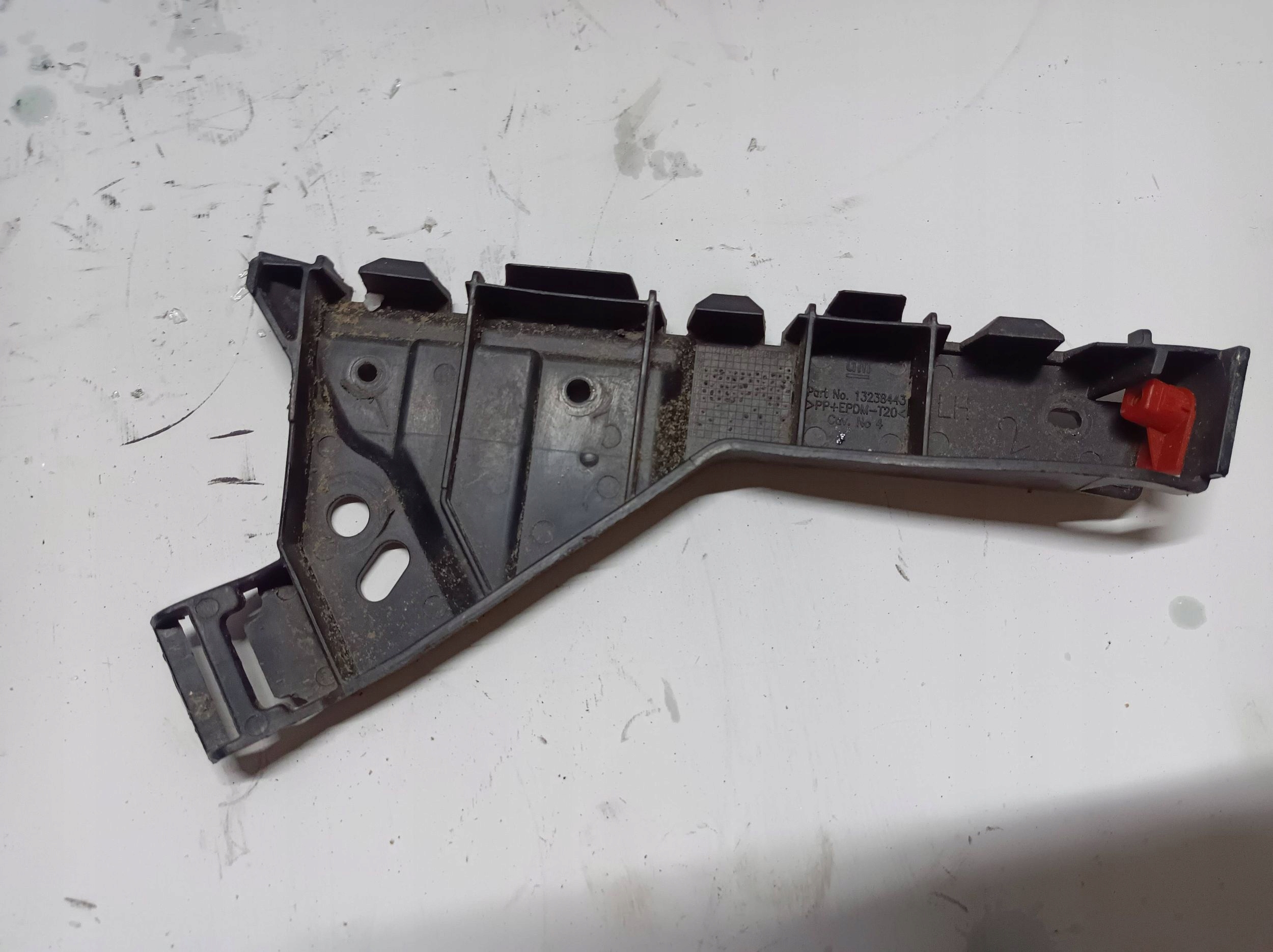 bumper bracket left front Opel Insignia A 2008-2017 13238443