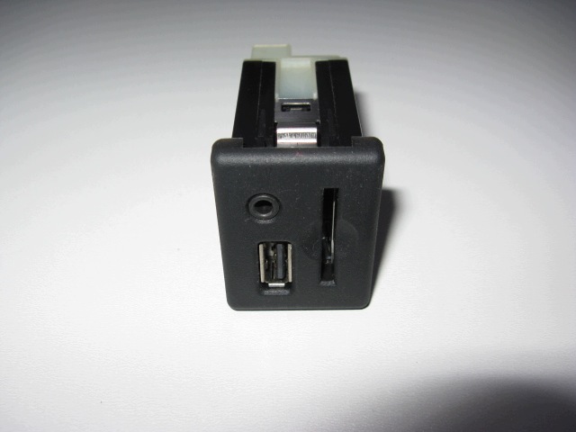 adapter, stecker AUX OPEL ZAFIRA C