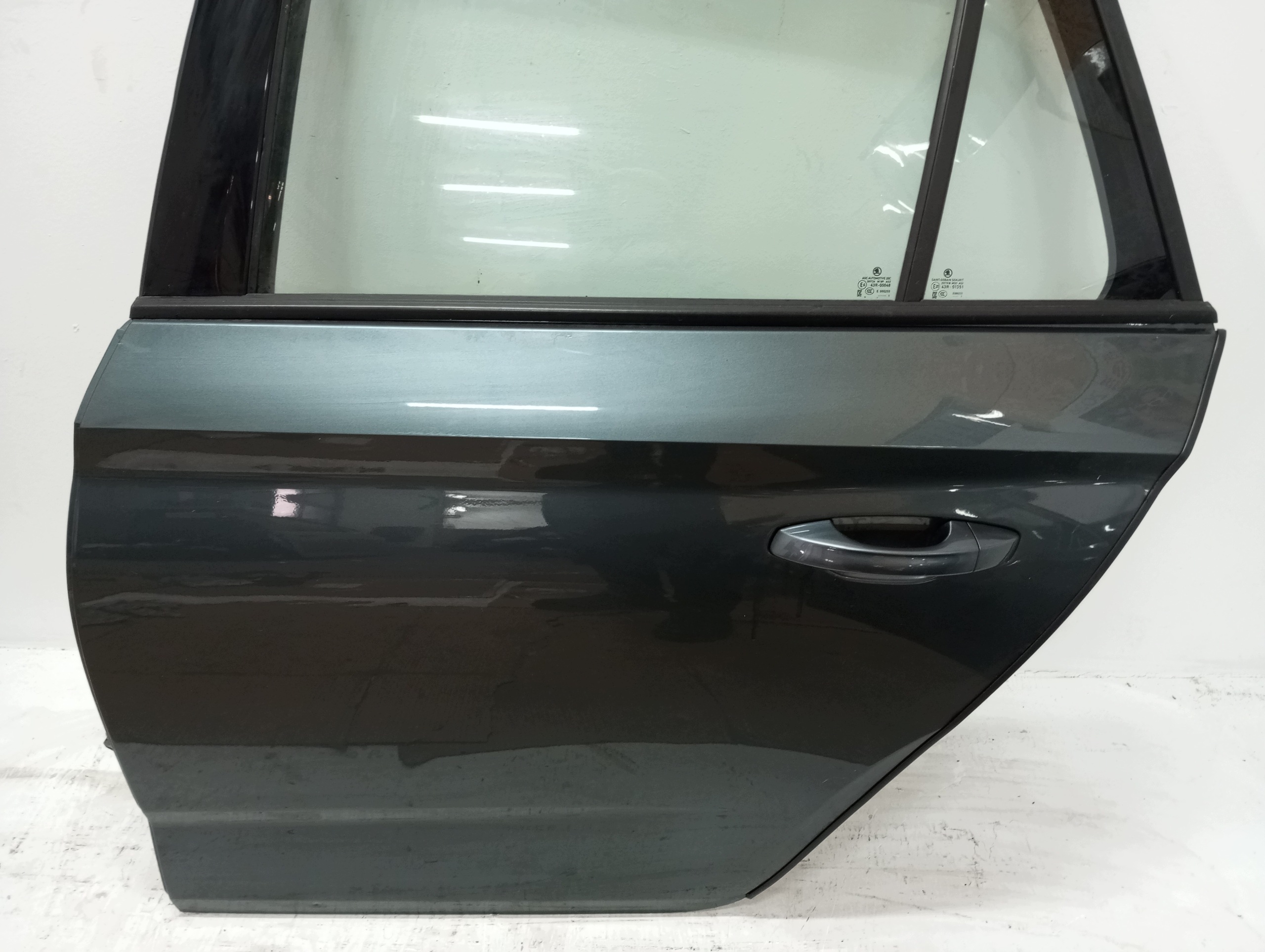 door left rear. SKODA KAMIQ 21R