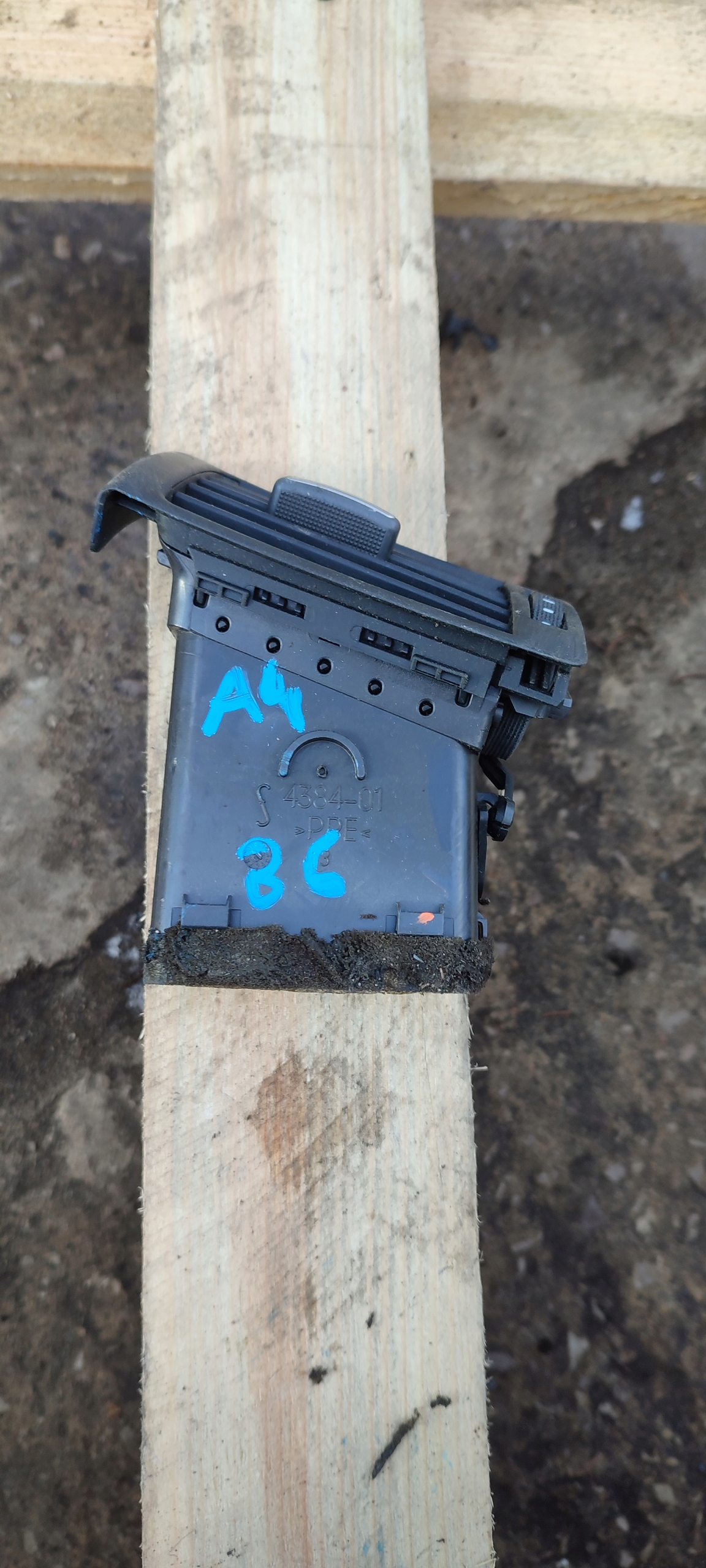 grid air conditioning devices right AUDI A4 B6 8E0820902C