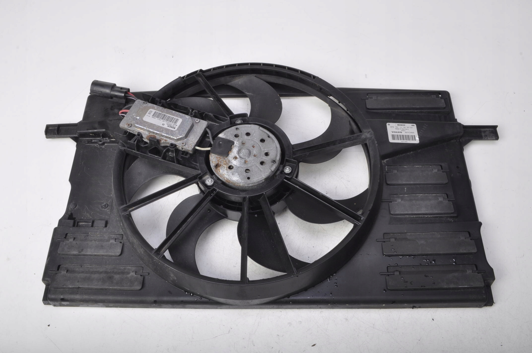 VOLVO S40 V50 2.4 D5 ВЕНТИЛЯТОР РАДІАТОРА 30741630