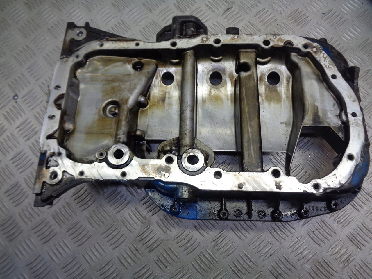 23F4234F - Основа масляного піддону TOYOTA AVENSIS T25