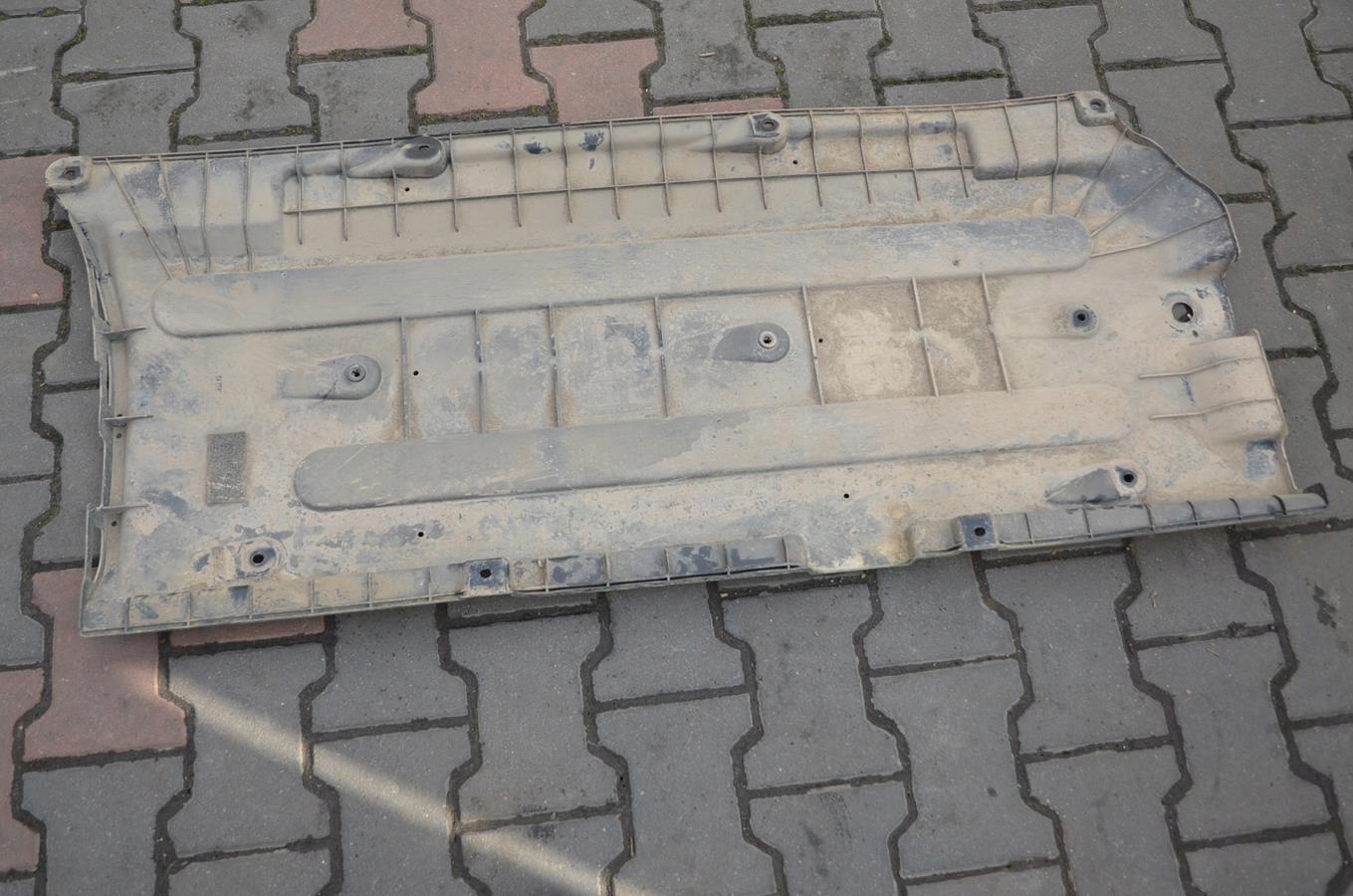 cover chassis left Hyundai i20 II lift 5d