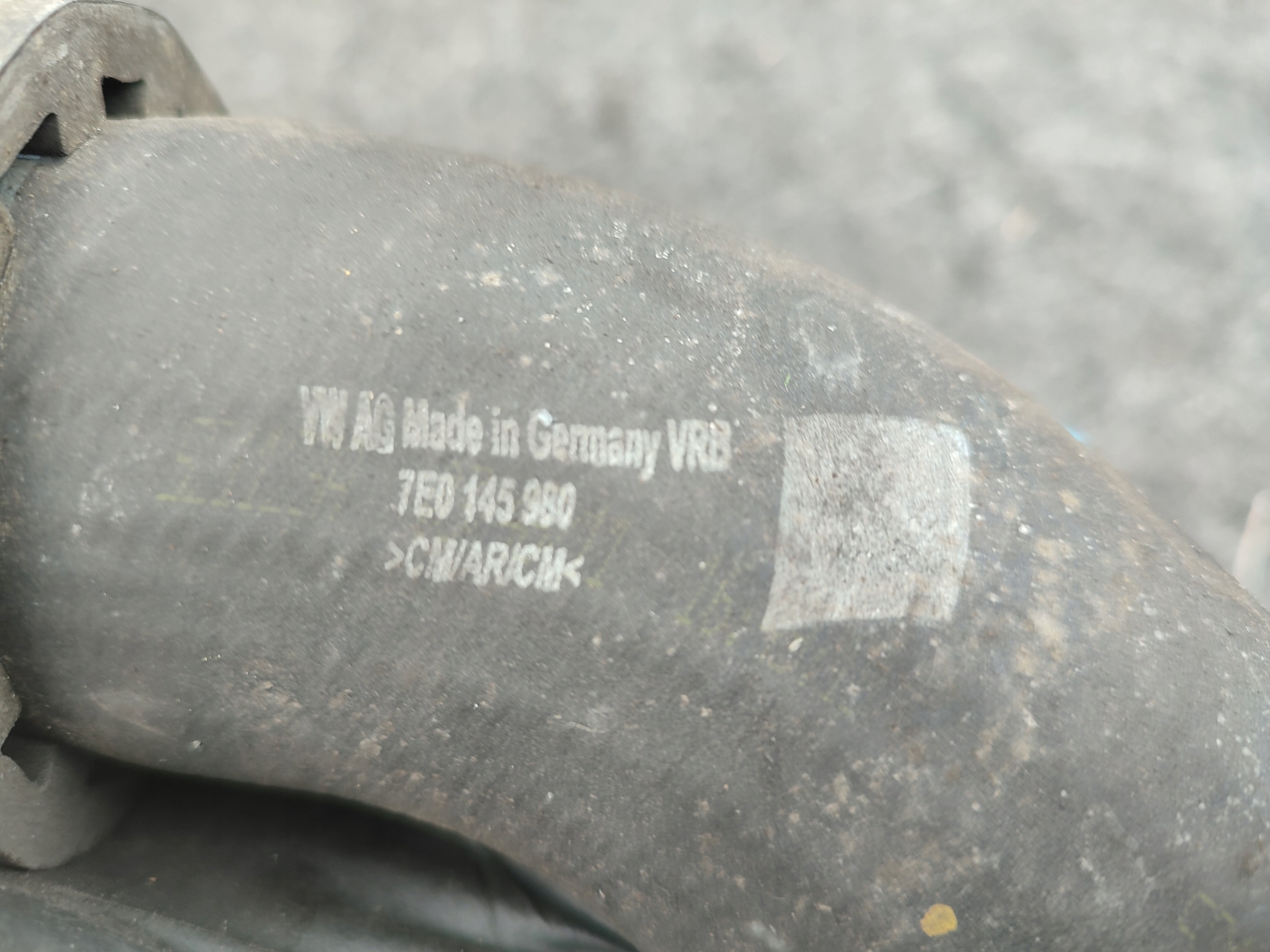 trouba hadice vzduchový intercoolera VOLKSWAGEN TRANSPORTER T5 7E0145980