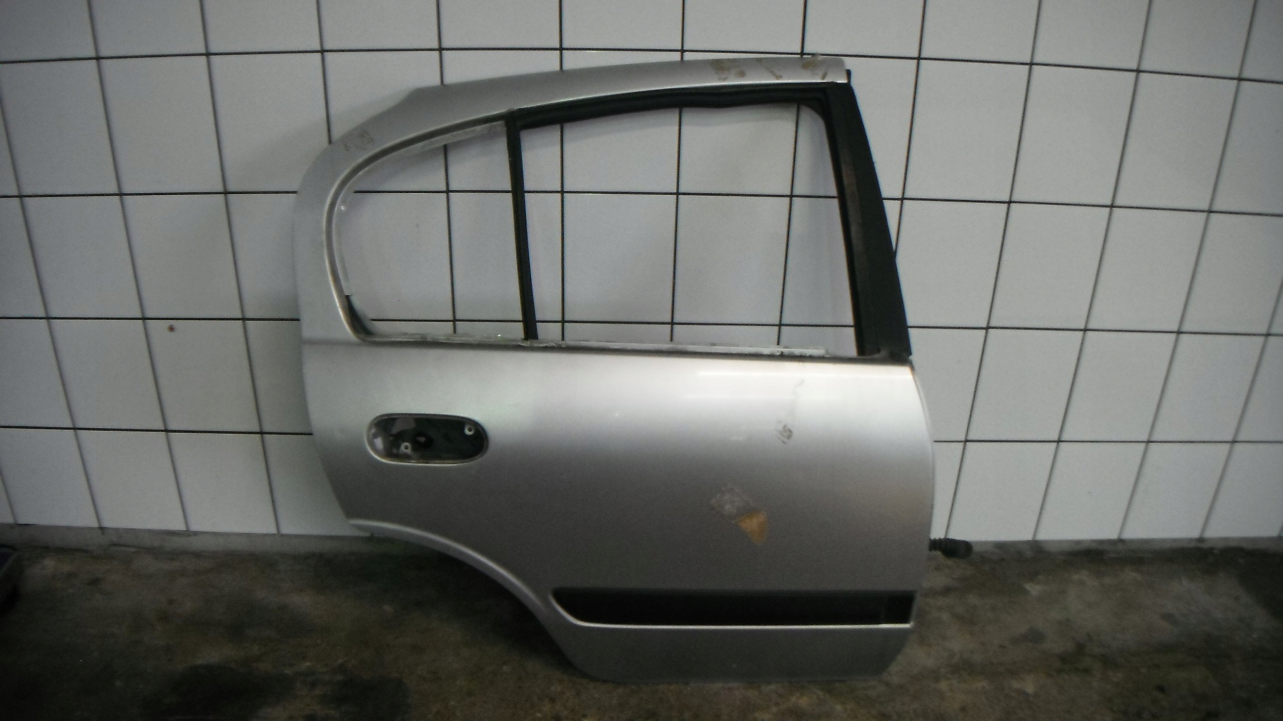 NISSAN ALMERA N16 4D 5D 00- DRZWI PRAWE TYLNE