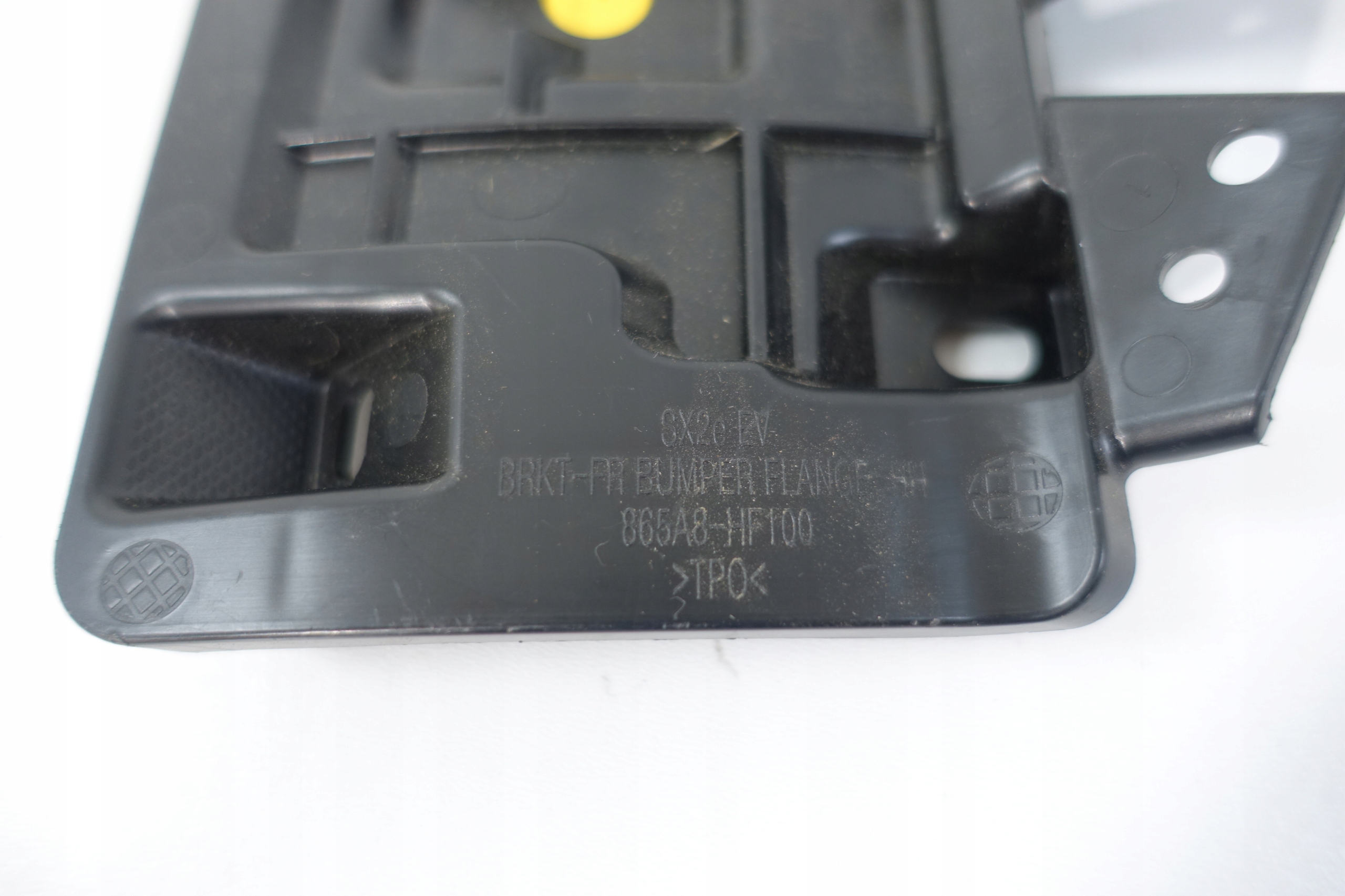 HYUNDAI KONA II EV bumper bracket right front 23- 865A8-HF100