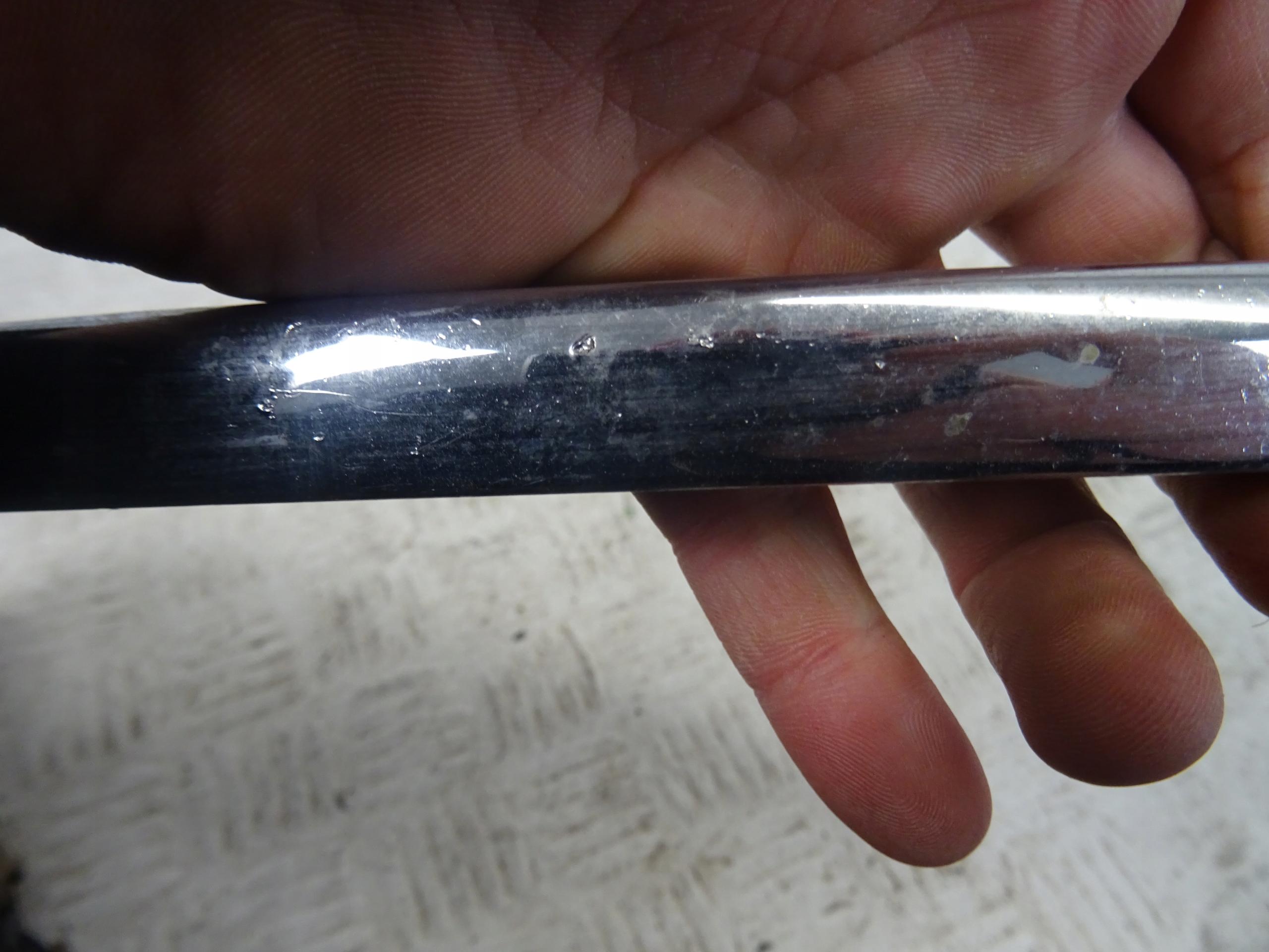 lišta nárazníku pravý předek CHROM AUDI A6 4F LIFT 4F0807490