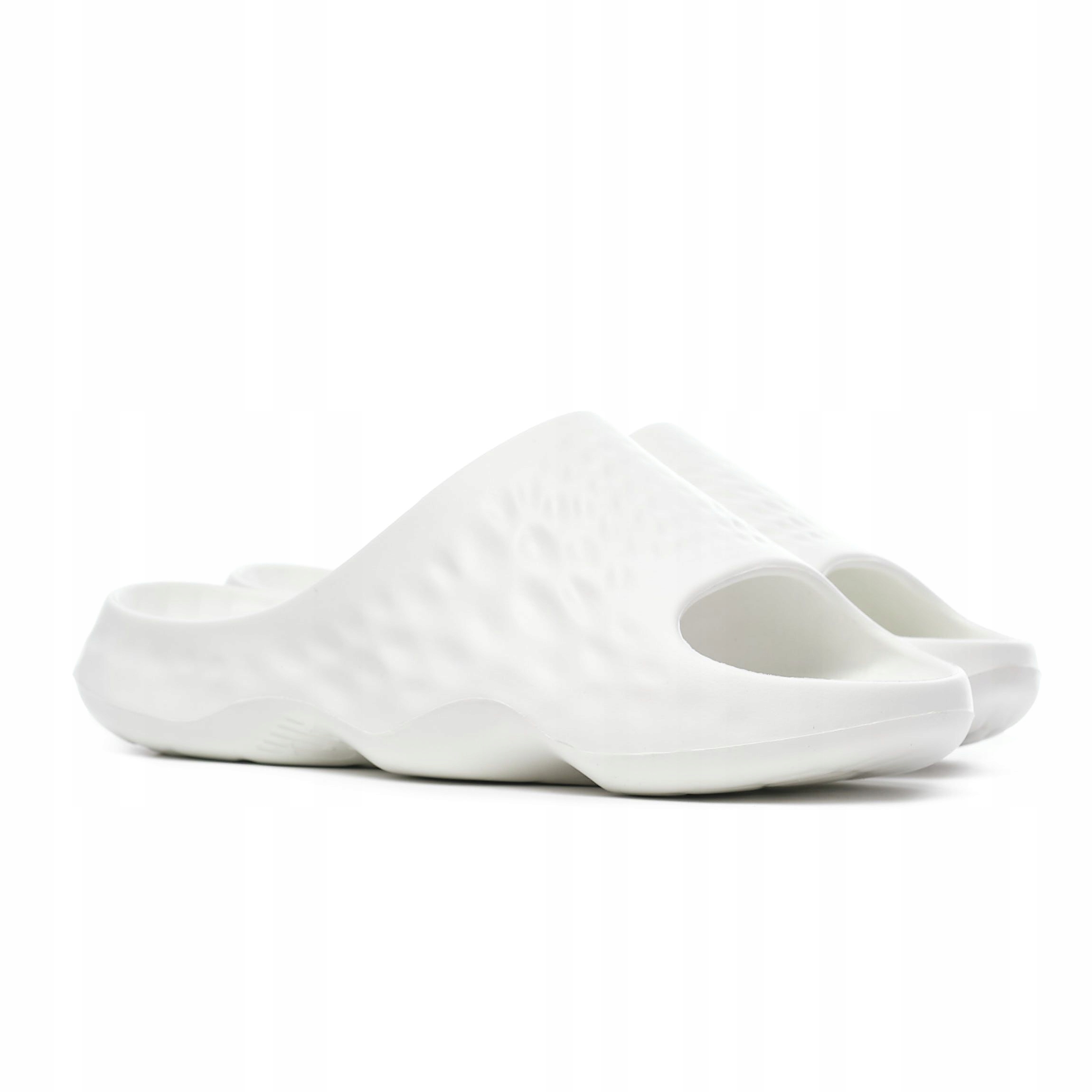 Nazouváky New Balance SUFHUPW3 37 1/2 Unisex