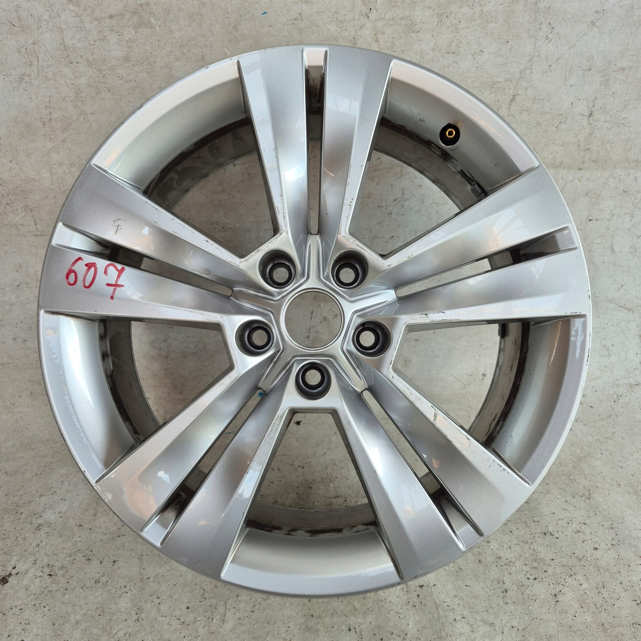 SKODA KAROQ 57A disk hliníkový 18" 57A601025M