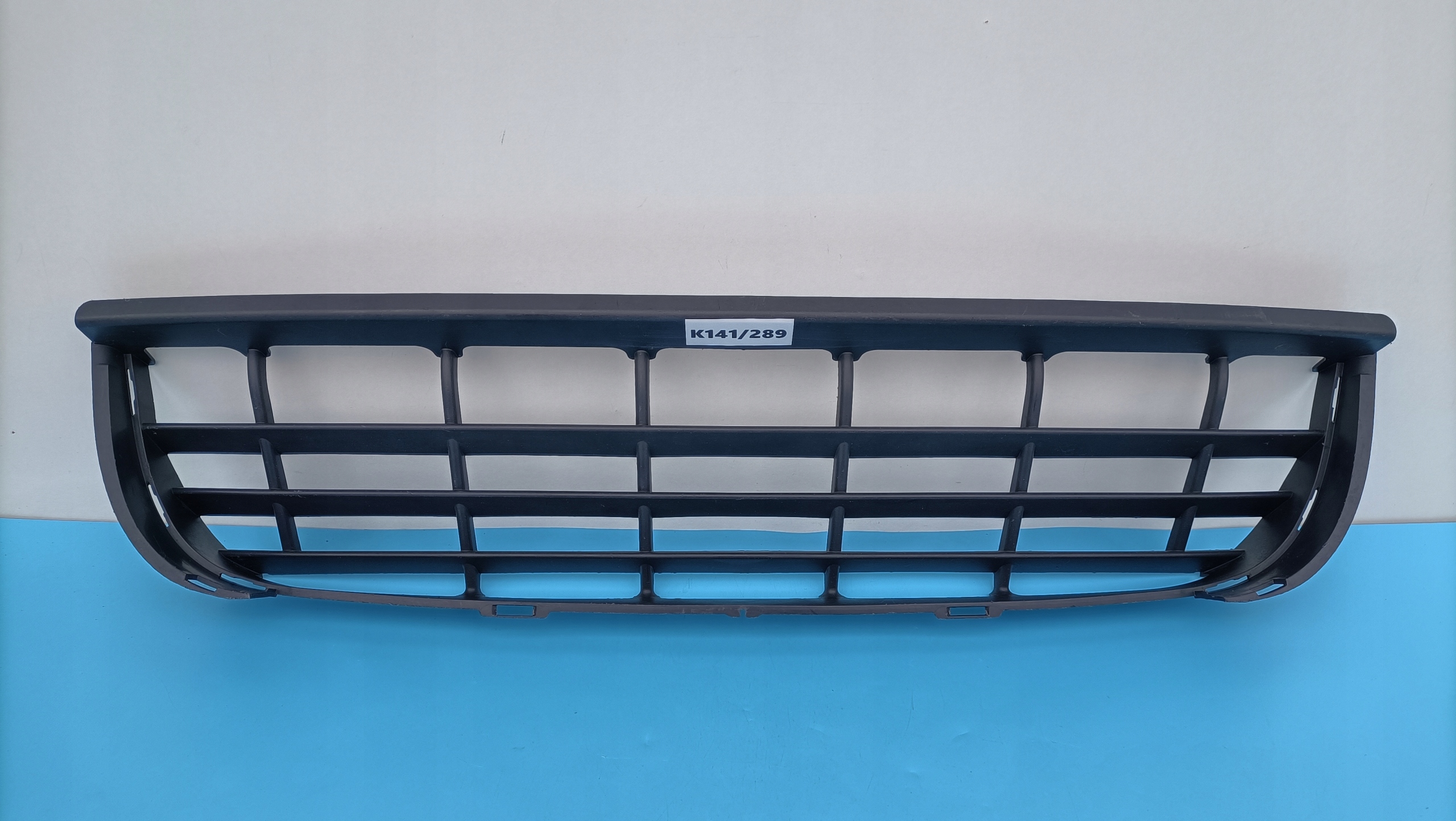 VW CRAFTER 2E grid of a bumper front central 2E0807835A K141/289