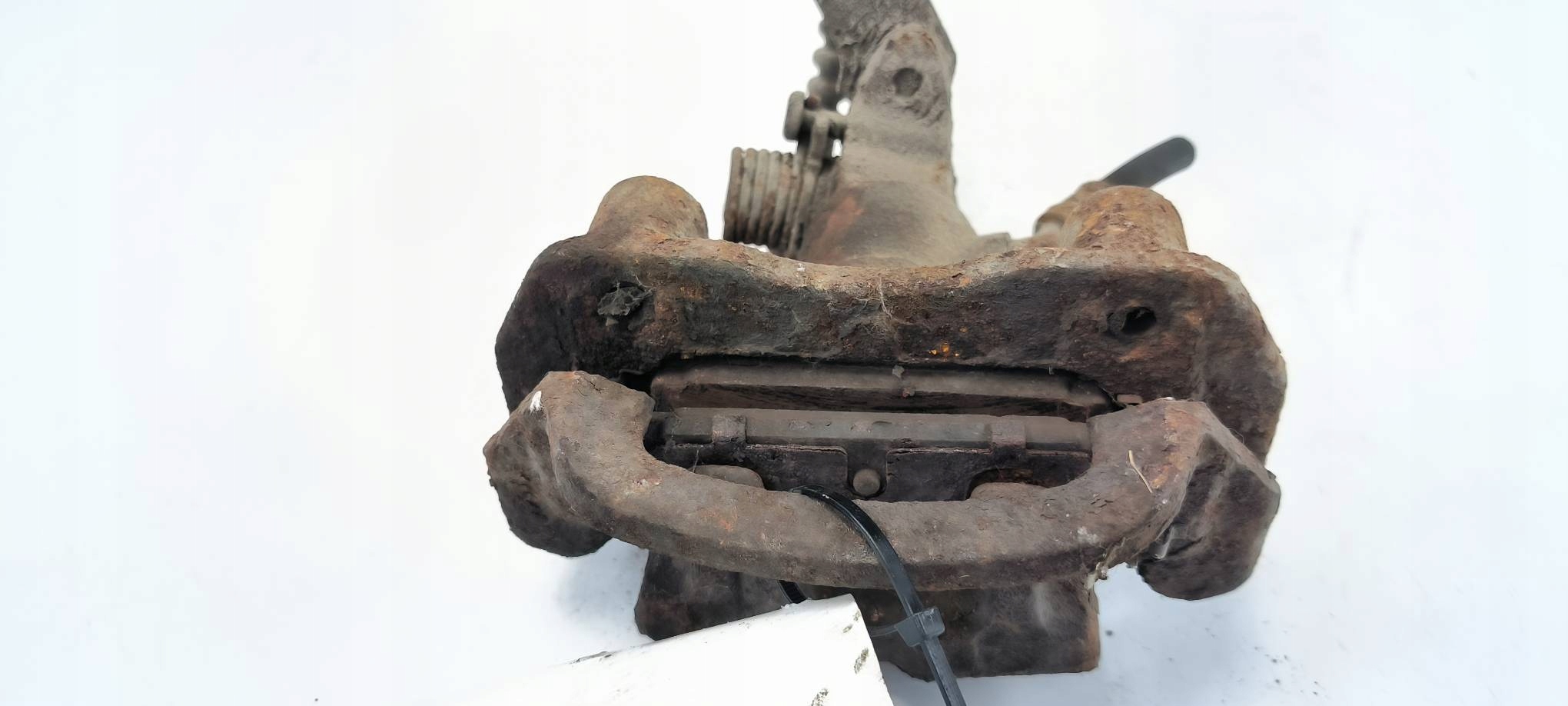 caliper brake rear part left 2.0 TD MAZDA PREMACY and CP