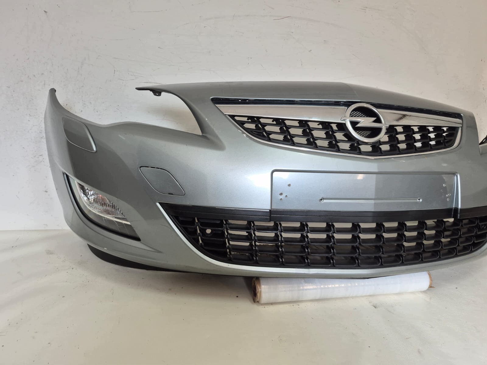 OPEL ASTRA IV J 09- bumper front front SPR PDC 13264403 LAK.Z174