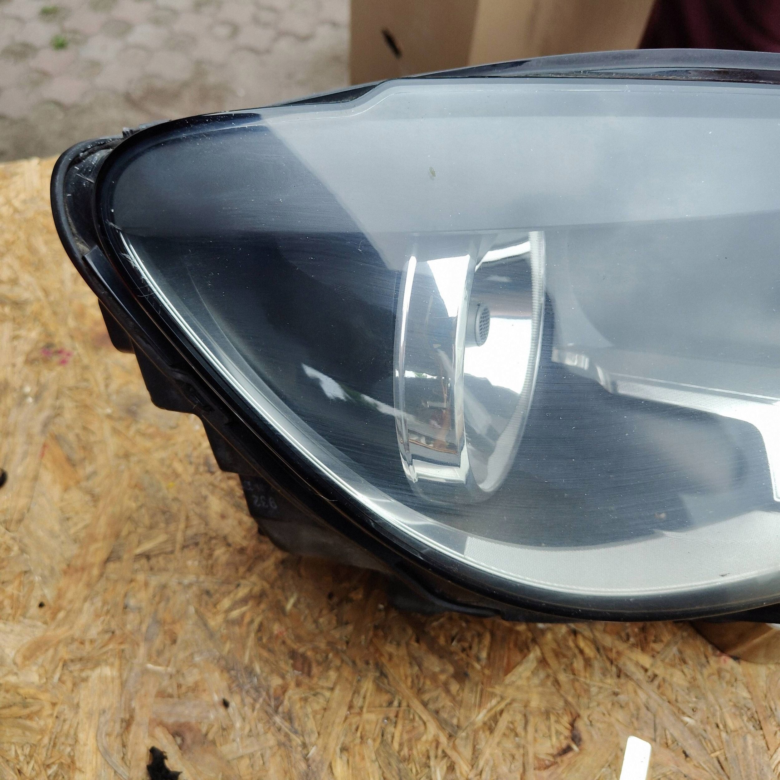 Volkswagen Touran II light front right side 1T1941006G