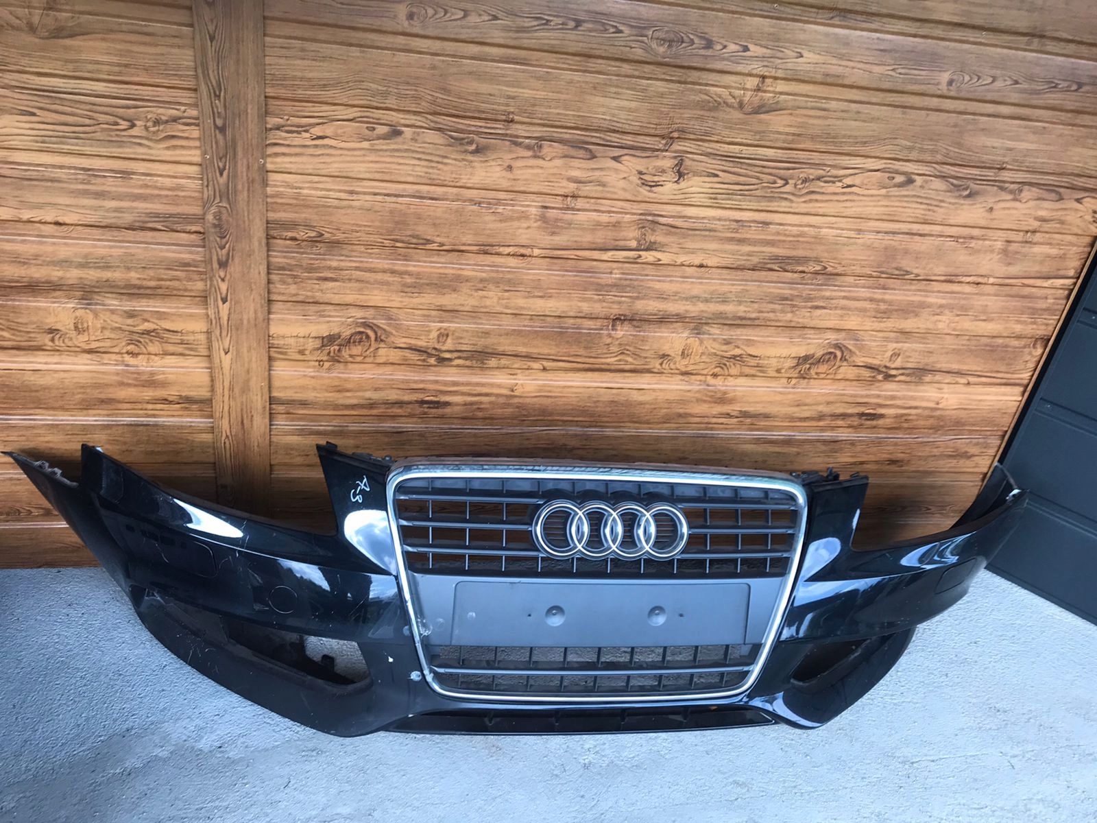 Audi A3 8p бампер передній перед