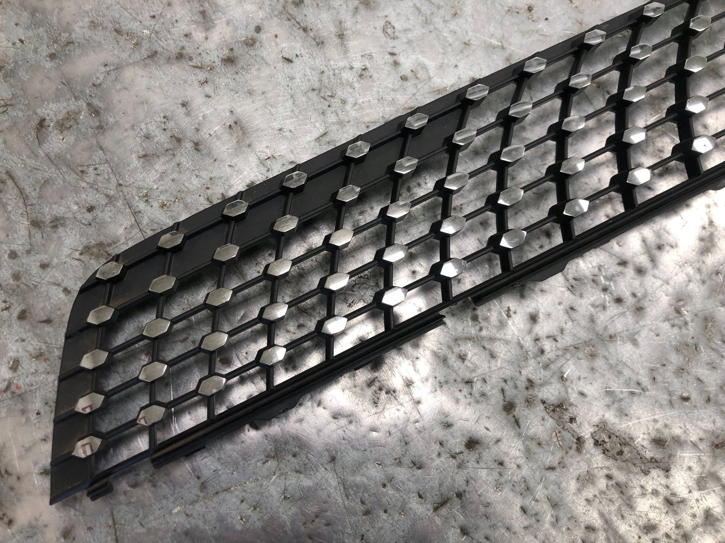 grid GRILLA left MERCEDES W253 C253 A2538889500