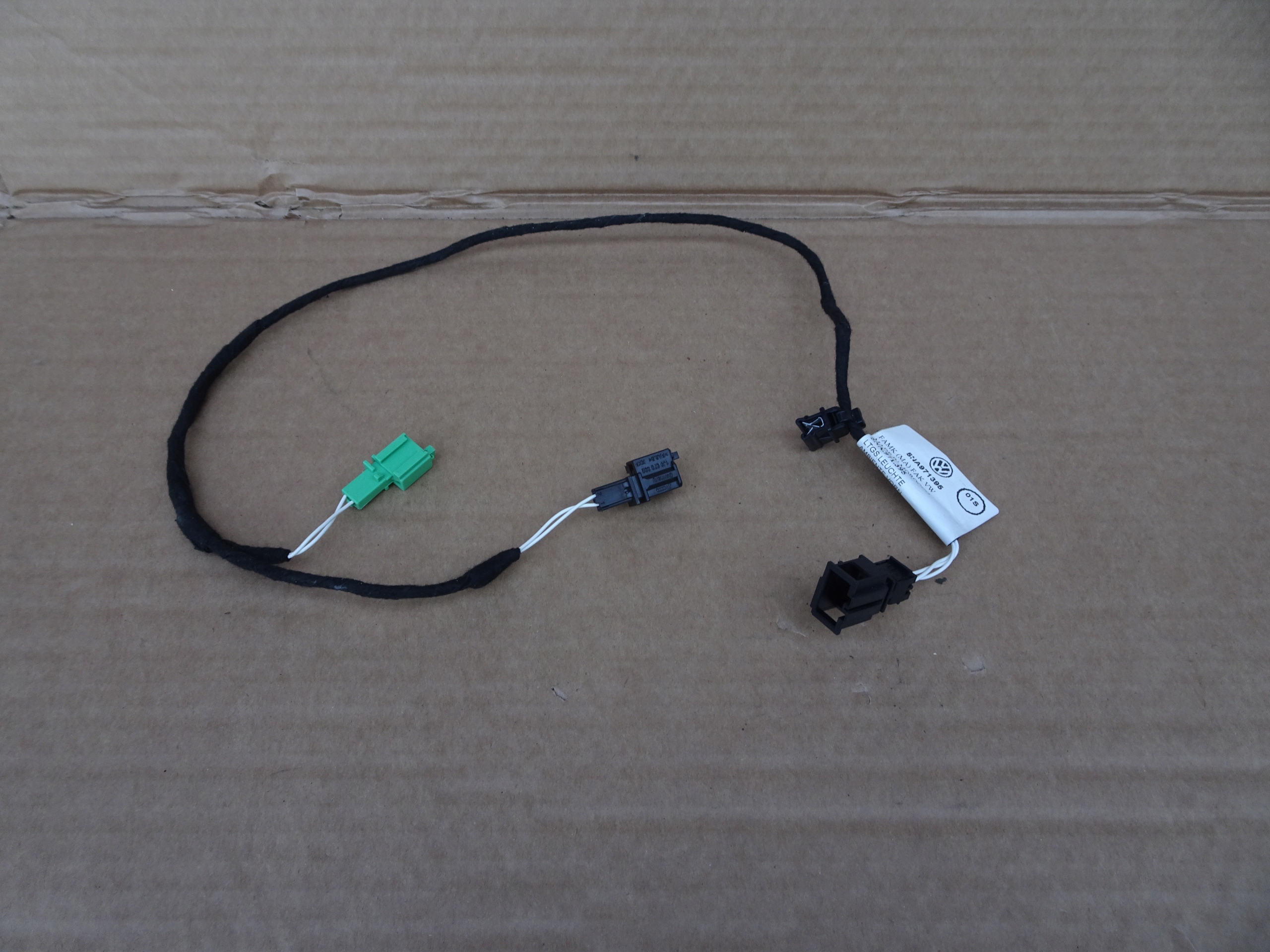 VW TIGUAN II WIĄZKA DRZWI LED 5NA971395