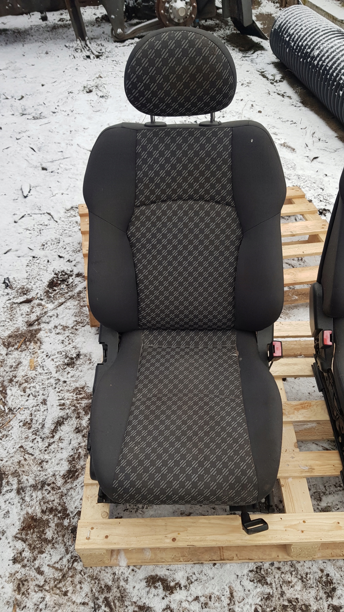 MERCEDES W203 seat right front support