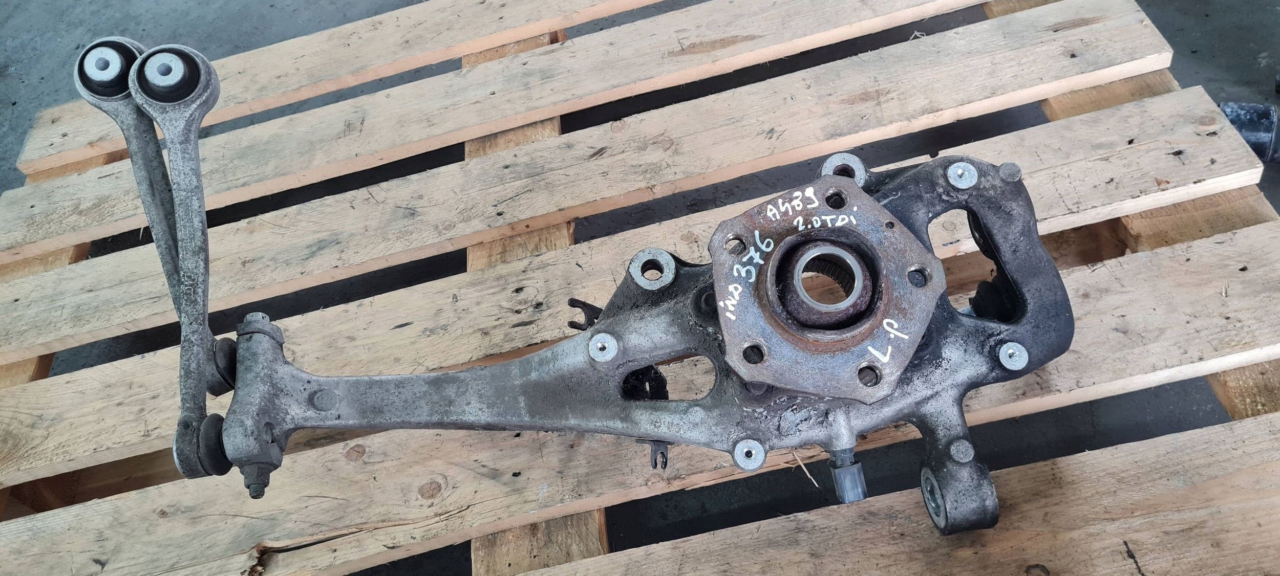 A4 B9 8W swing left left front 2.0 TDI 8W0407253F A5 8W