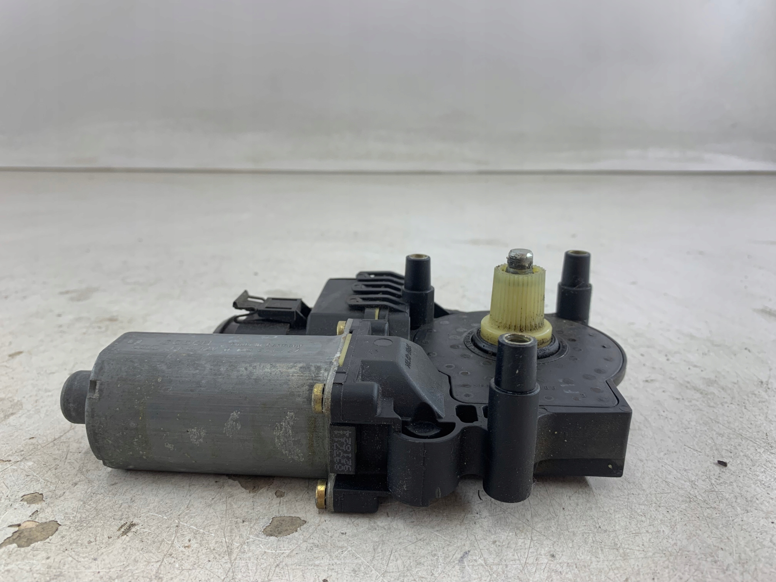 AUDI A4 B5 mini motor windows left front 0130821787