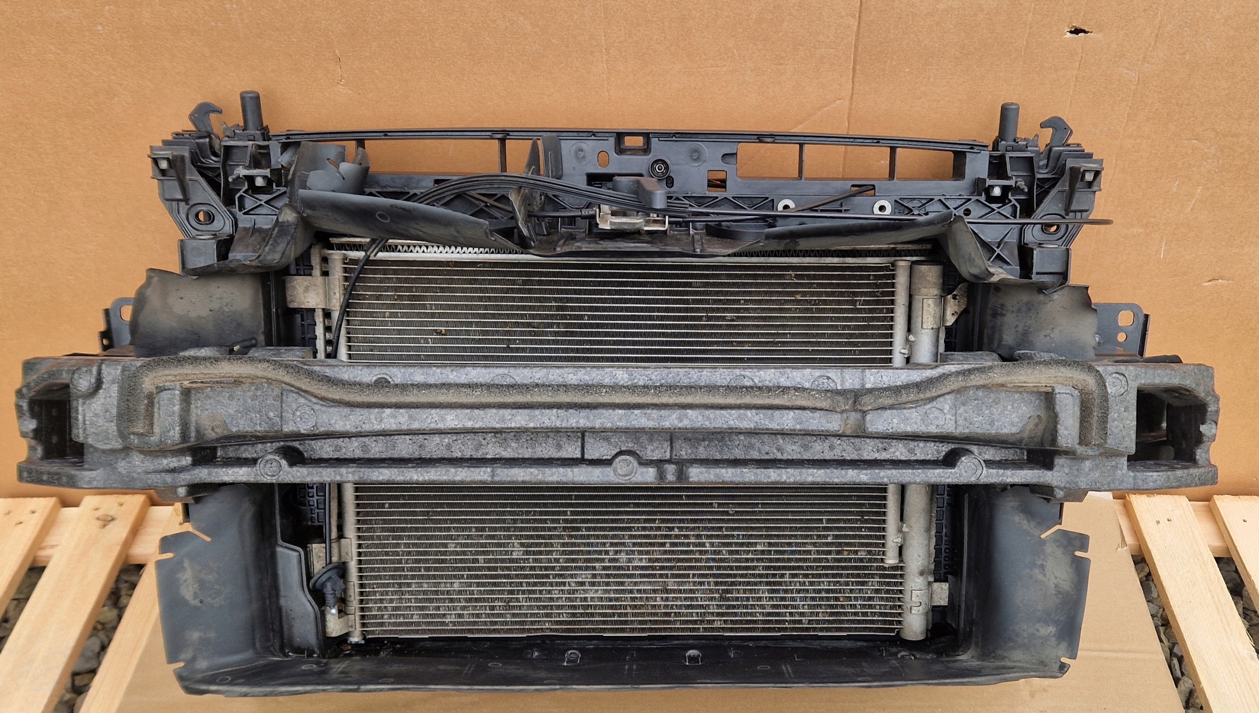 PAS PRZEDNI CHŁODNICE SKODA SUPERB III LIFT 2.0 TSI 190KM IDEAŁ JAK NOWY