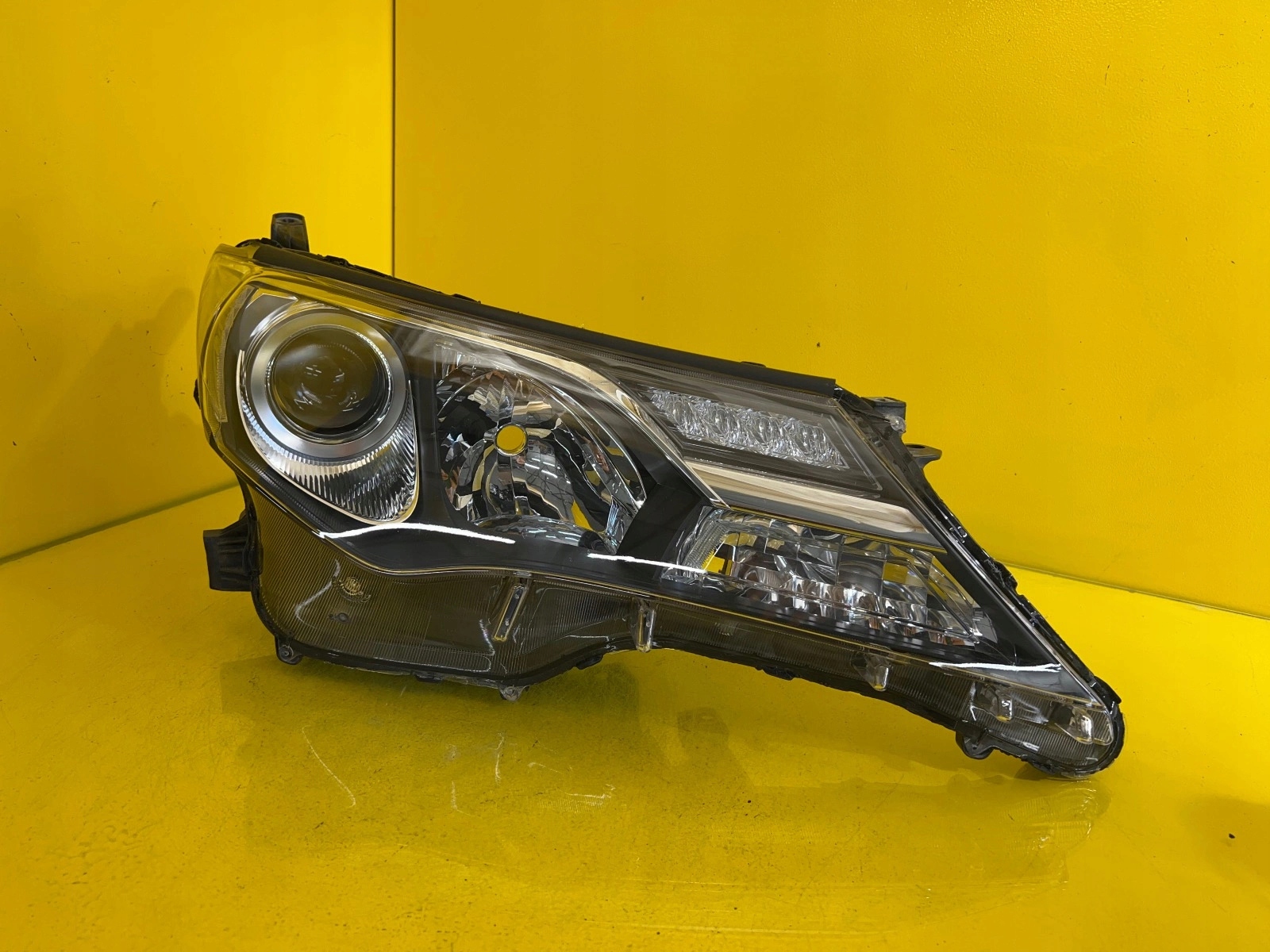 LIGHT RIGHT TOYOTA RAV4 IV LED 12-15