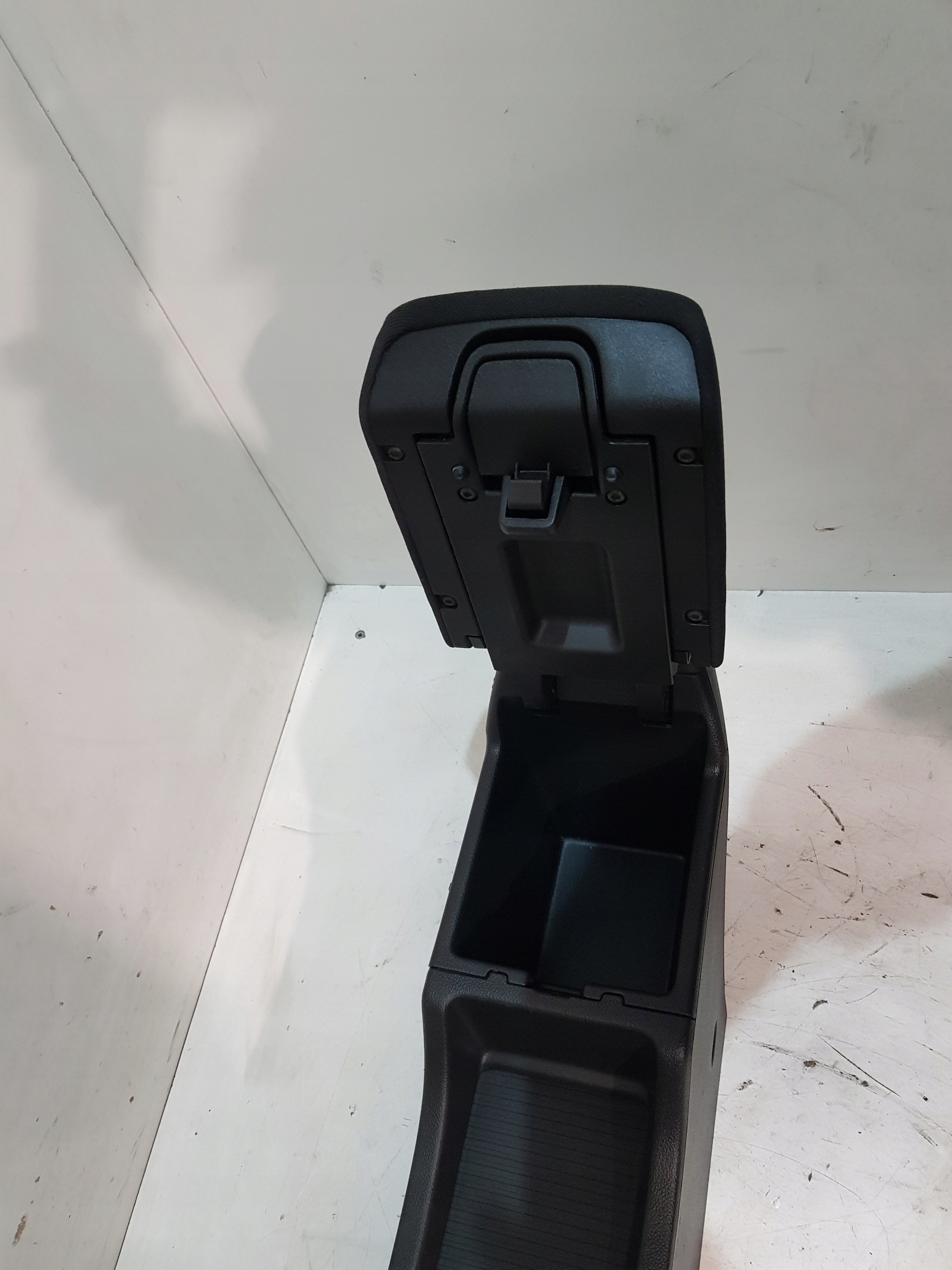 тунель середина opel Astra J IV HB 5D 13258342