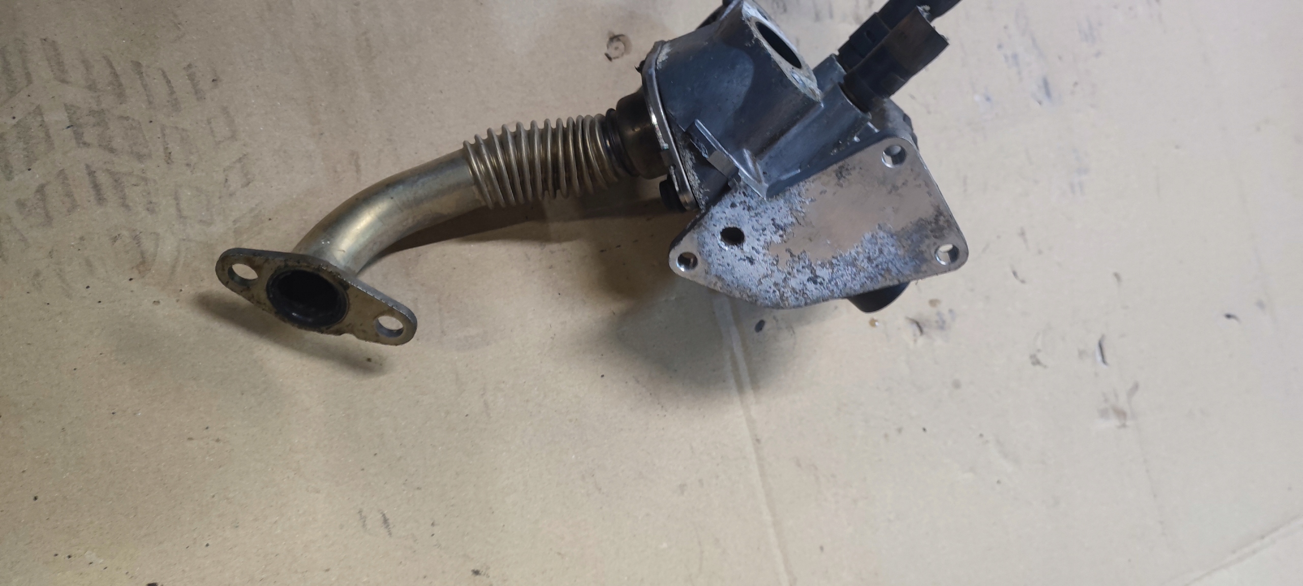 VW GOLF V 5 egr ventil + trubka 1.6 FSI BLP