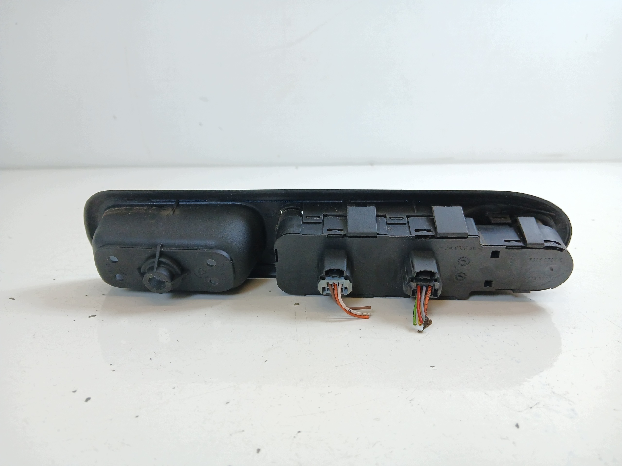 PEUGEOT 407 PANEL okna levý předek 96468703XT