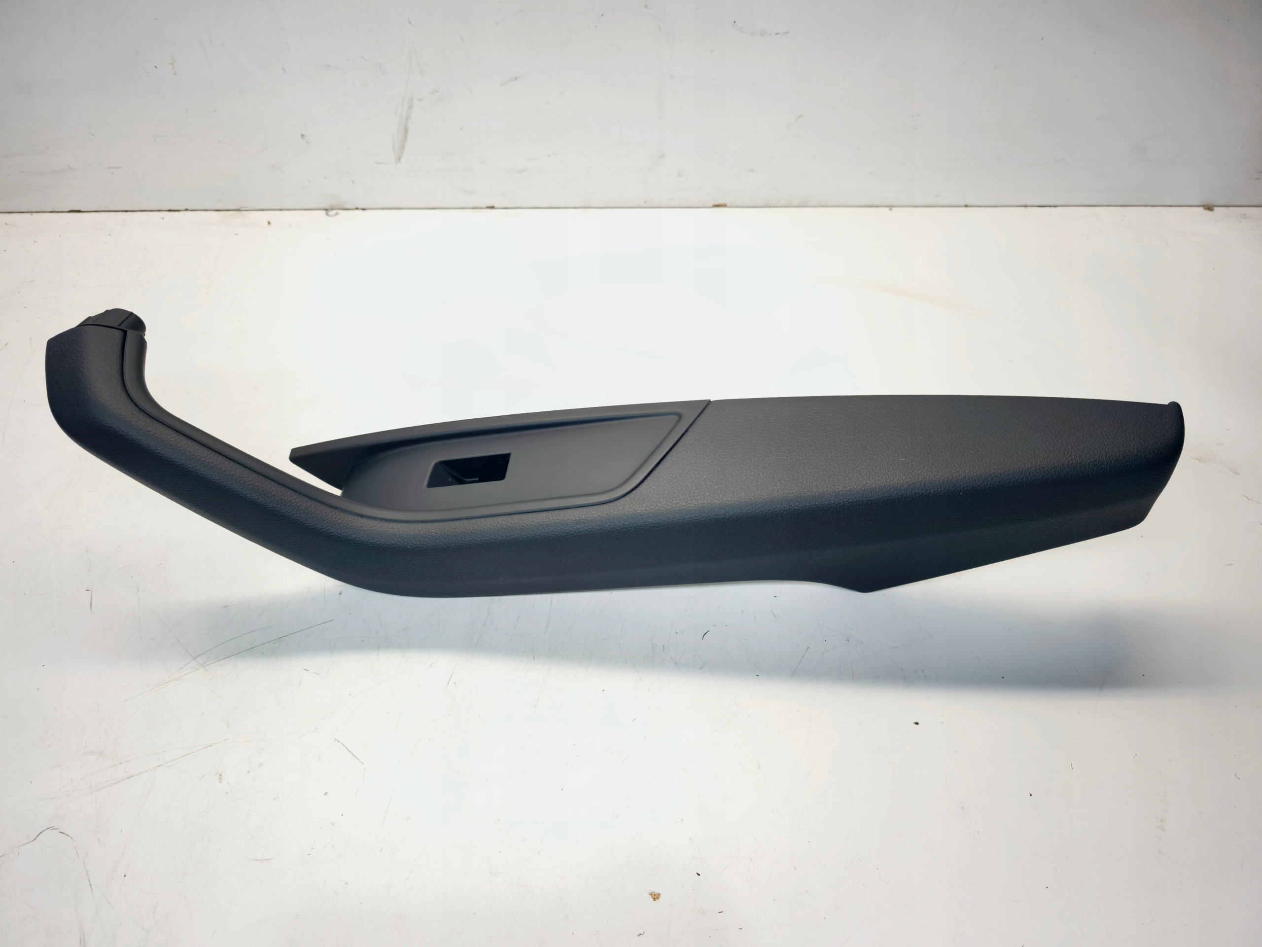 armrest right front leather AUDI A4 B9 LIFT 8W0867174