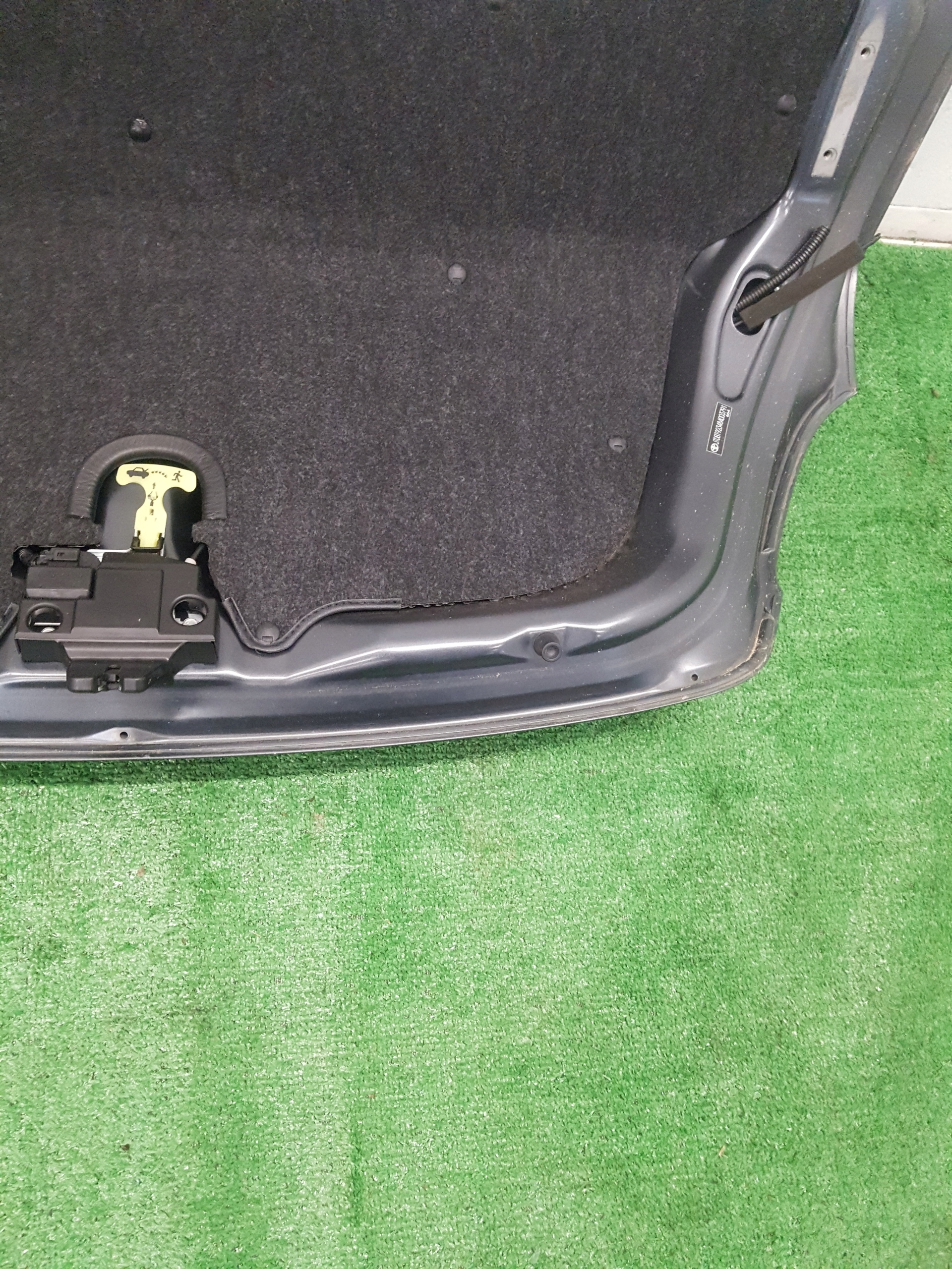 boot doors rear part TOYOTA YARIS 2 sedan 1E0