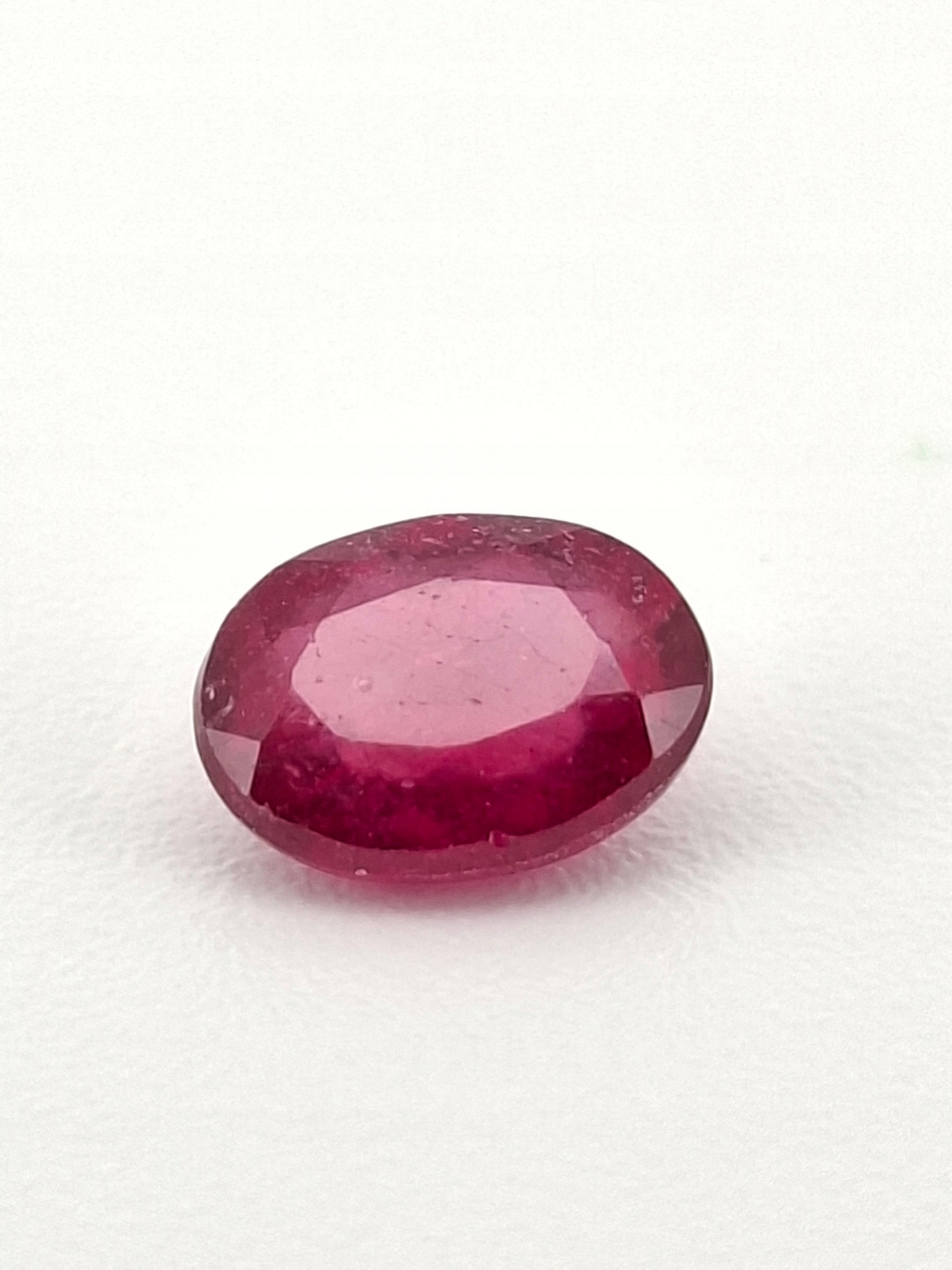 Přírodní Rubín Ovál 4 x 6 mm