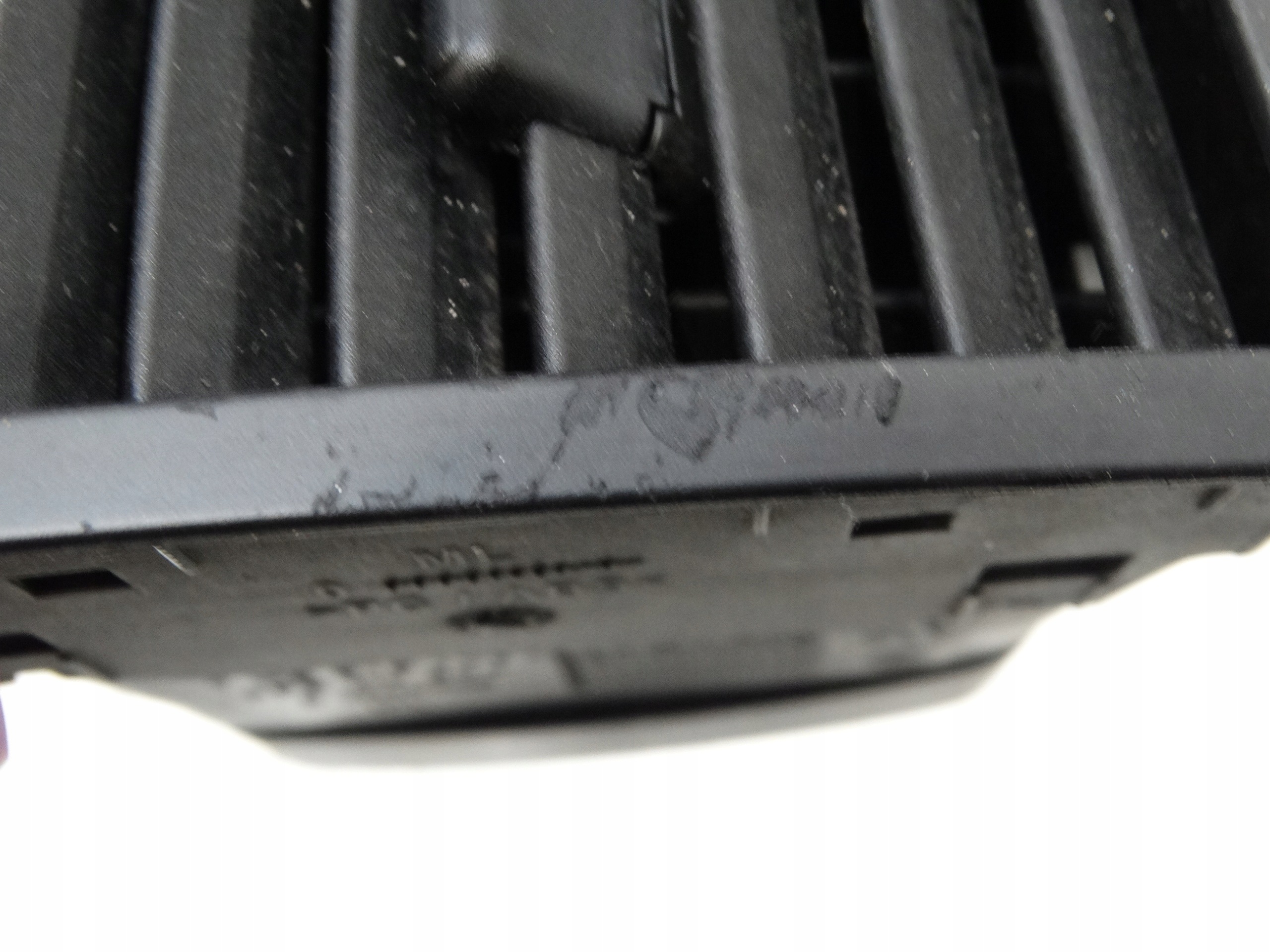 grid air conditioning devices consoles of the dashboard central left VW T5 MULTIVAN 7H5815705A